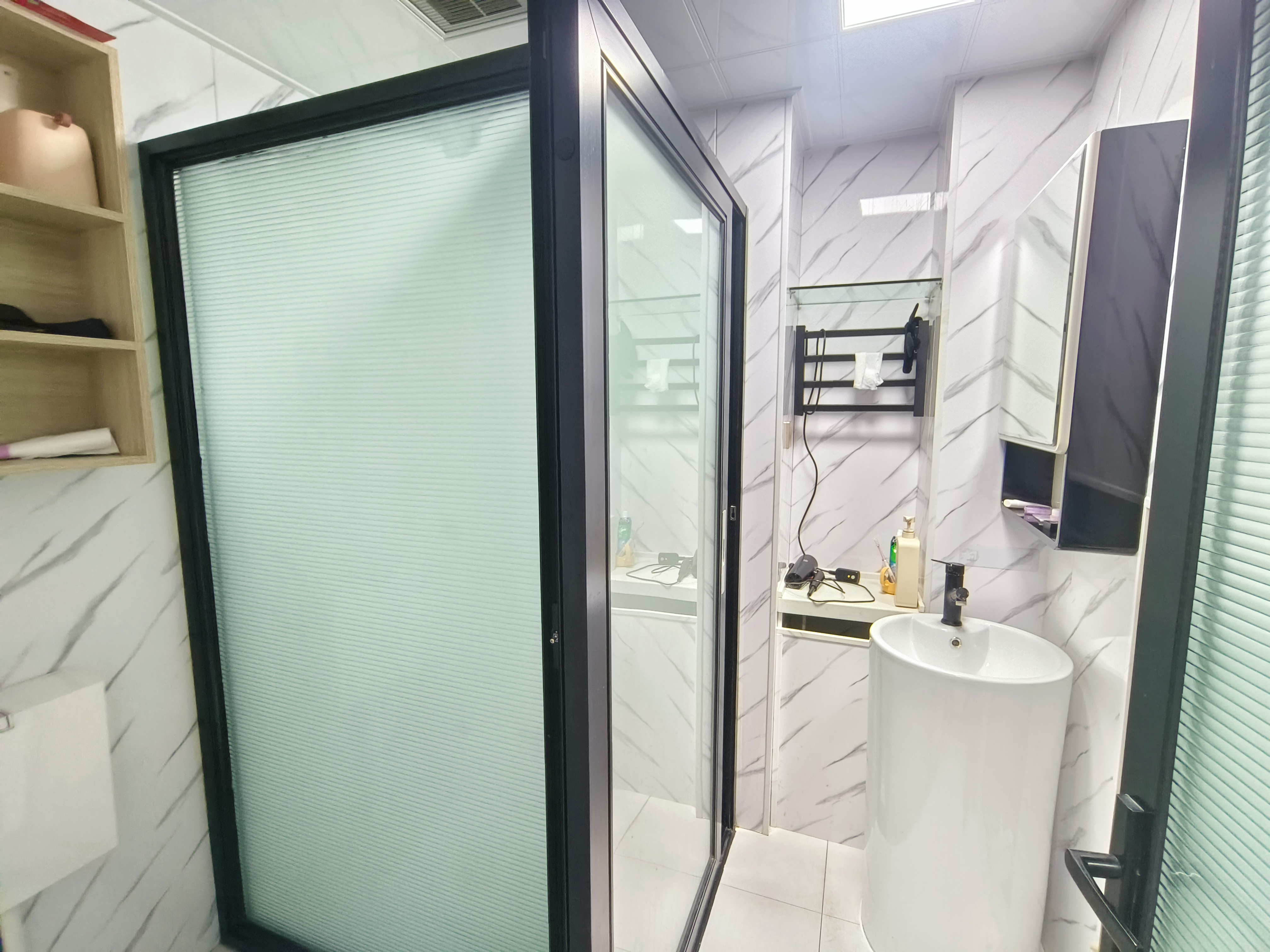 欢乐颂 2室1厅1卫 1800.0元/月 欢乐颂 2室1厅1卫 1800.0元/月室内图