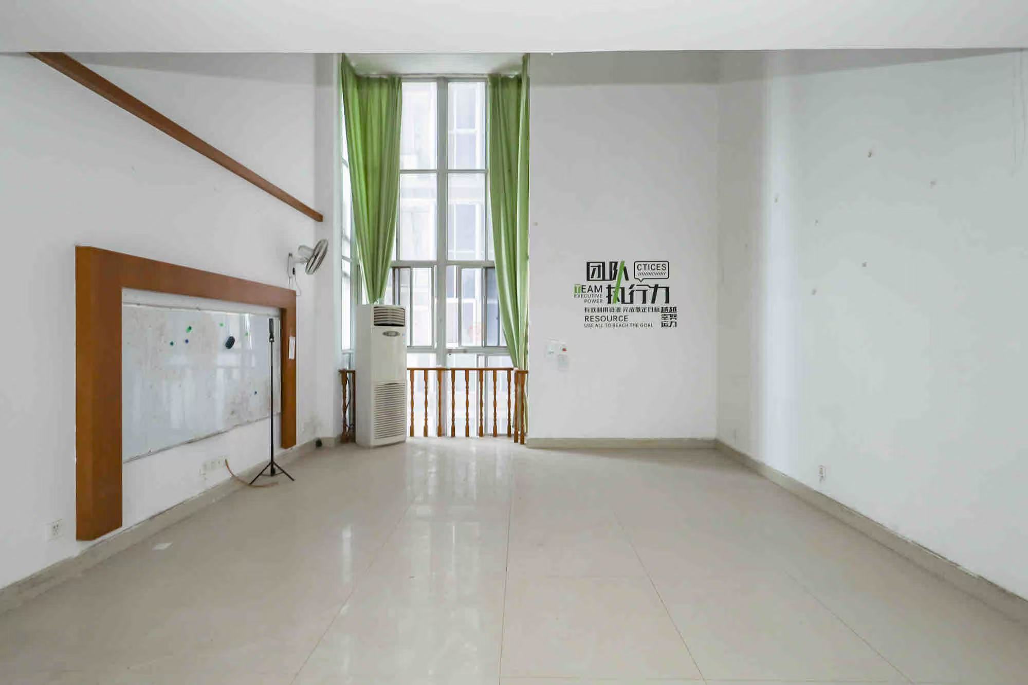 星电阳光城 4室2厅2卫 4000.0元/月 星电阳光城 4室2厅2卫 4000.0元/月室内图