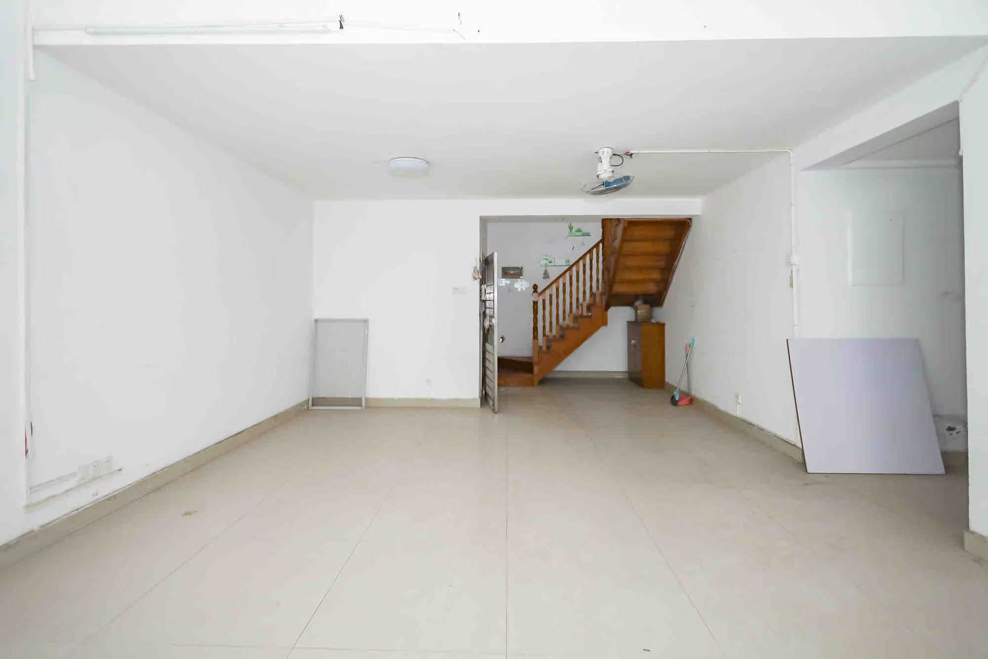 星电阳光城 4室2厅2卫 4000.0元/月 星电阳光城 4室2厅2卫 4000.0元/月室内图