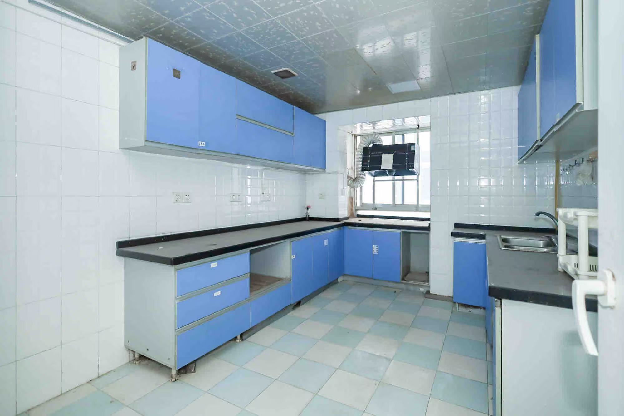 星电阳光城 4室2厅2卫 4000.0元/月 星电阳光城 4室2厅2卫 4000.0元/月室内图