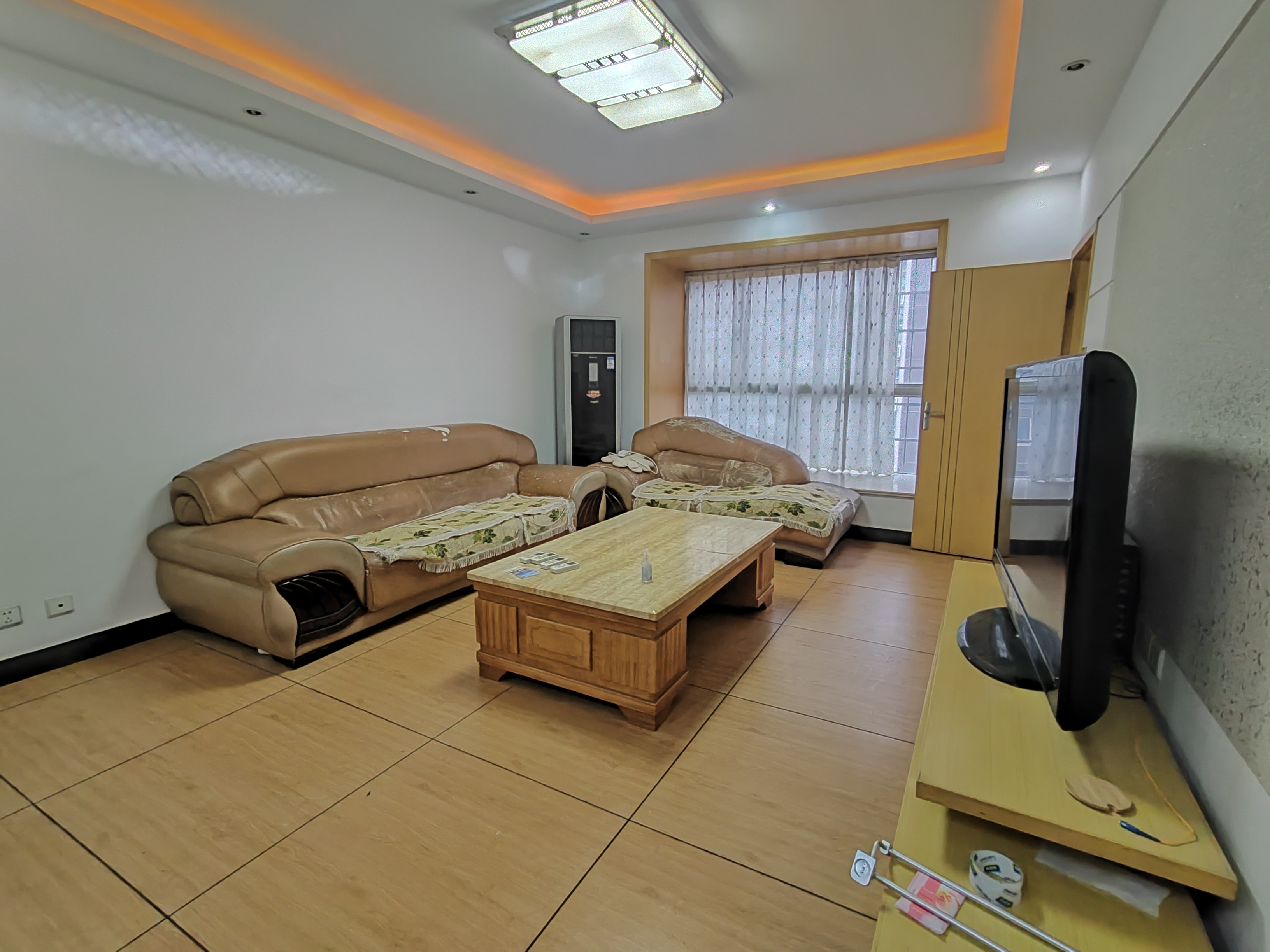 红树湾  3室2厅1卫   2100.00元/月室内图