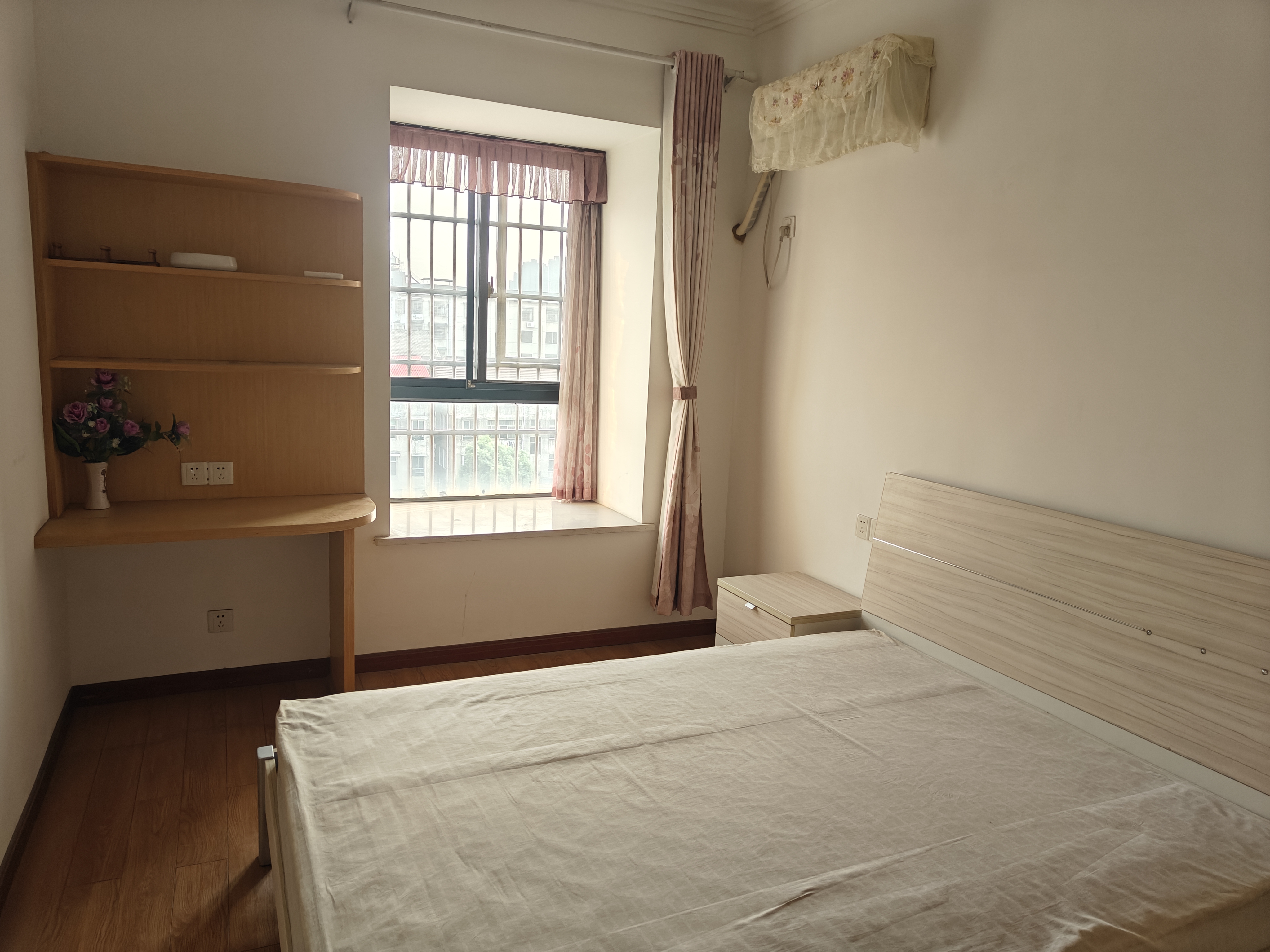 盛世东方  3室2厅2卫   1300.00元/月室内图