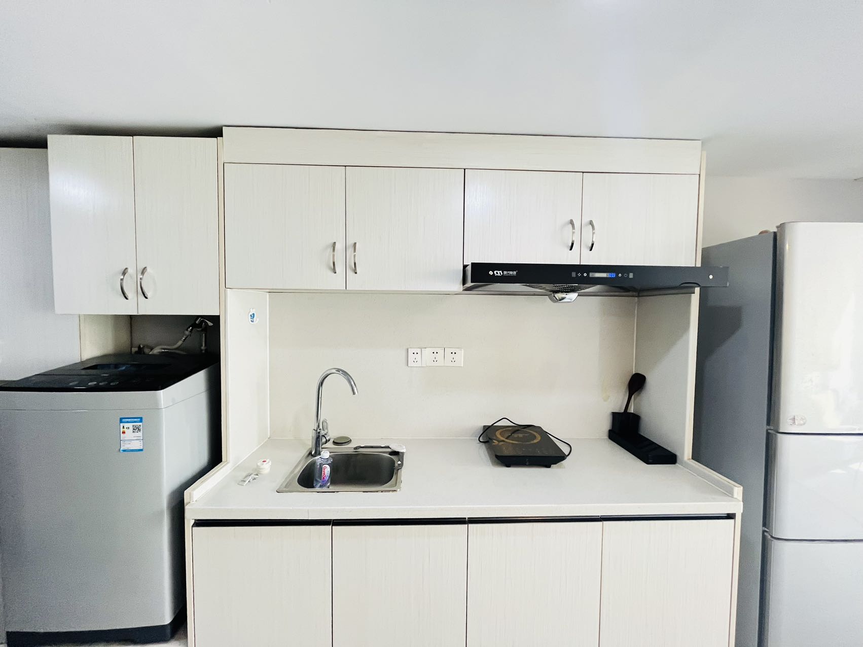 裕天国际商汇中心 1室1厅1卫 2000.0元/月 裕天国际商汇中心 1室1厅1卫 2000.0元/月室内图