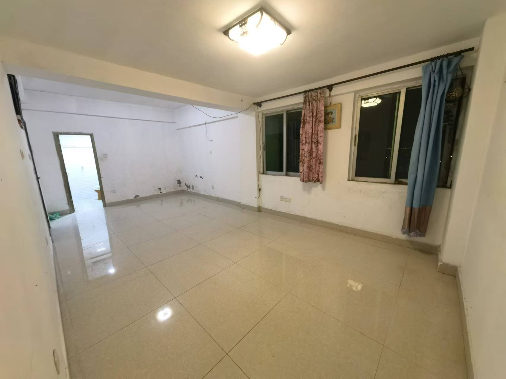 澳华大厦 1室0厅0卫 49.0万 澳华大厦 1室0厅0卫 49.0万室内图