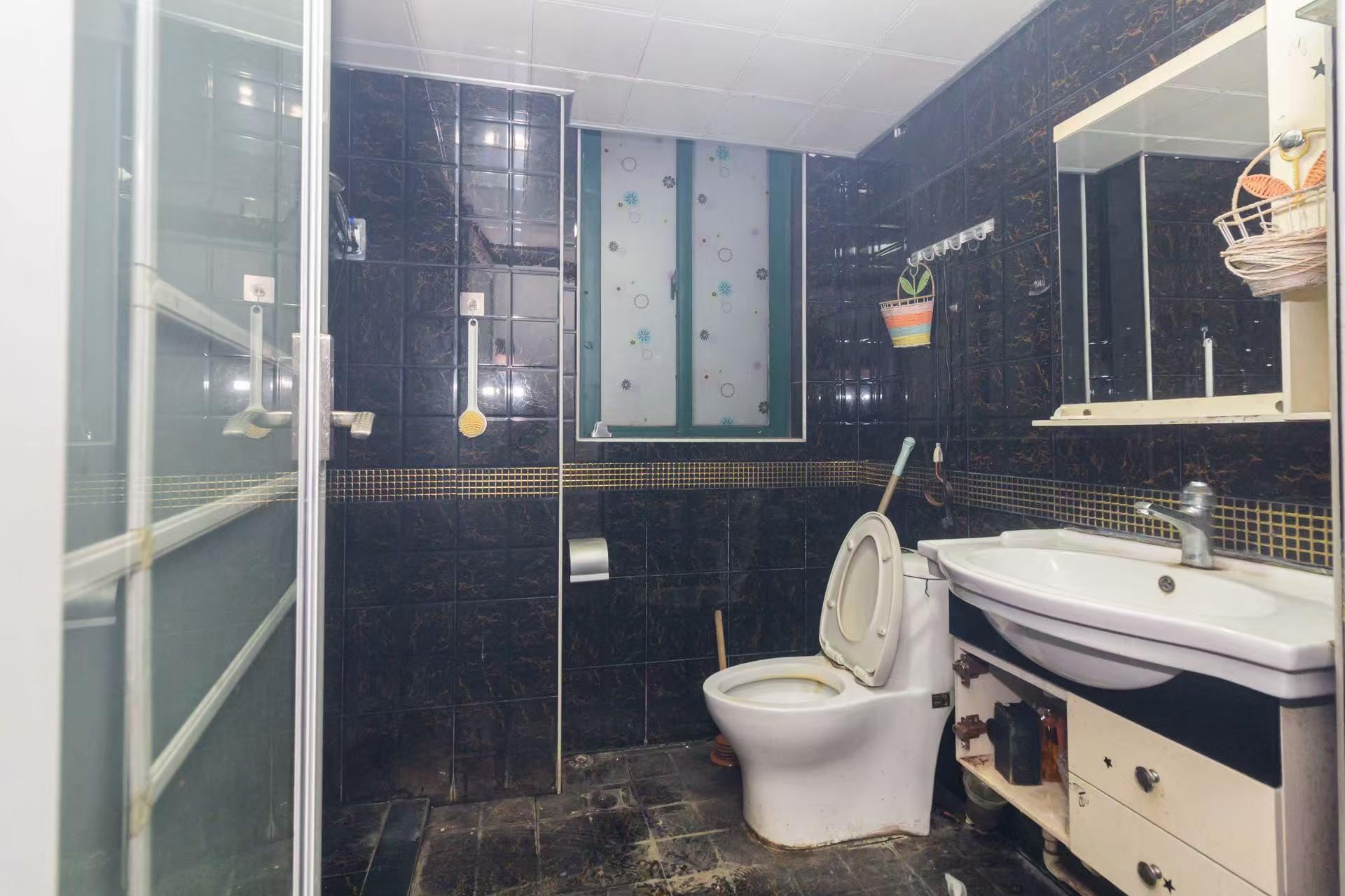 华天LOHO小镇  1室1厅1卫    1000.0元/月 华天LOHO小镇  1室1厅1卫    1000.0元/月室内图