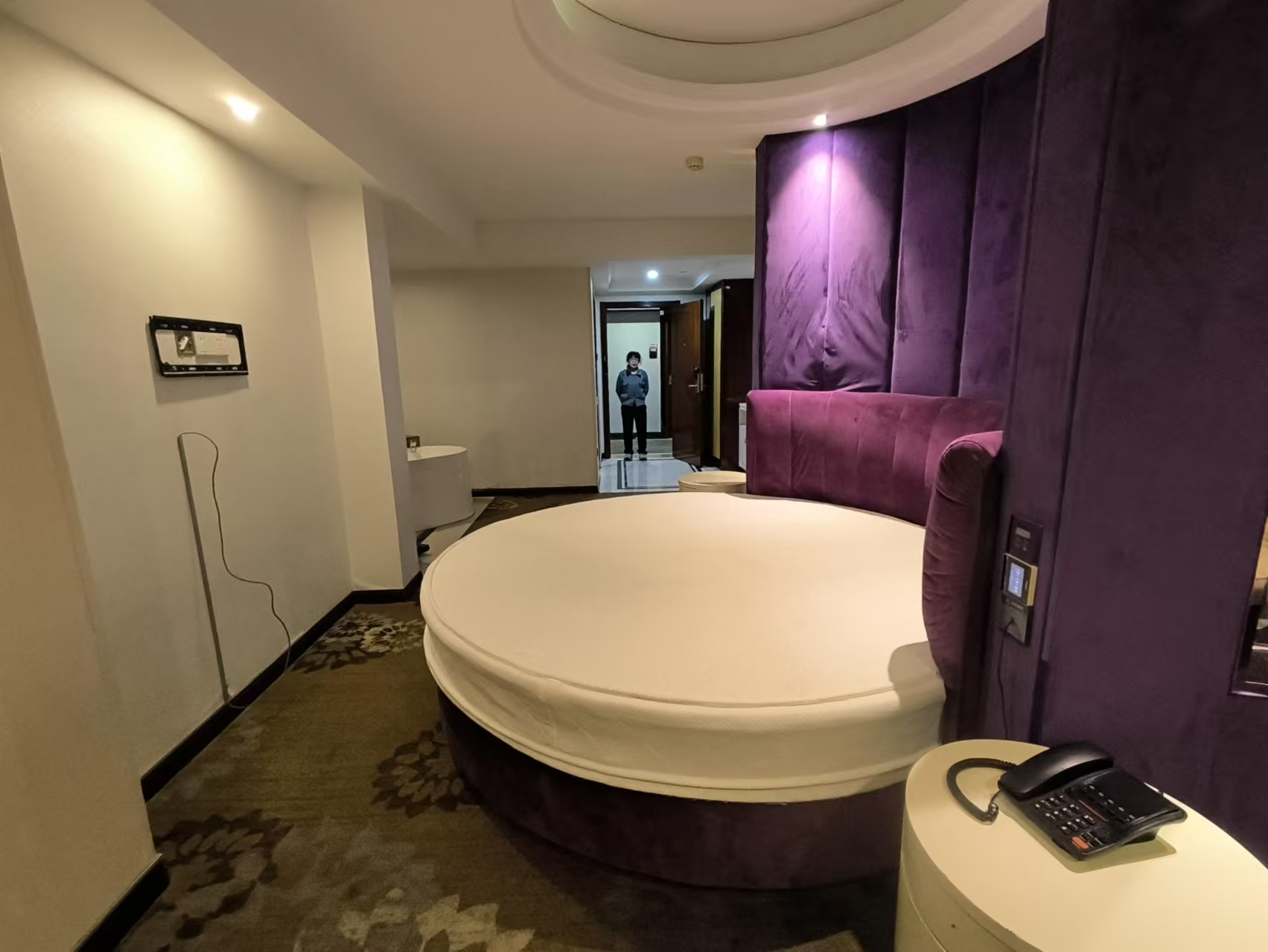 中信凯旋蓝岸(中信新城三期) 1室1厅1卫 1300.0元/月 中信凯旋蓝岸(中信新城三期) 1室1厅1卫 1300.0元/月室内图