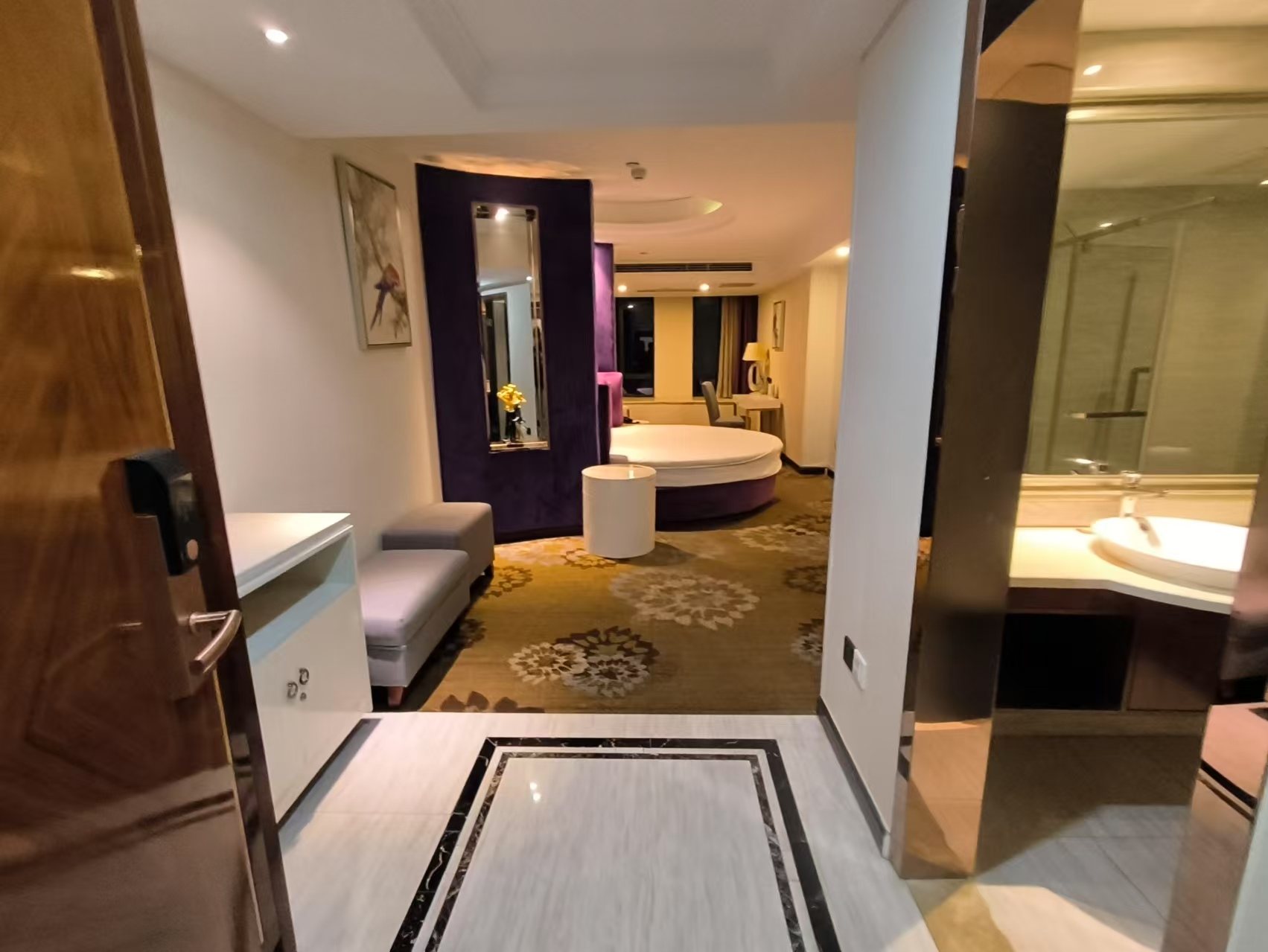 中信凯旋蓝岸(中信新城三期) 1室1厅1卫 1300.0元/月 中信凯旋蓝岸(中信新城三期) 1室1厅1卫 1300.0元/月室内图