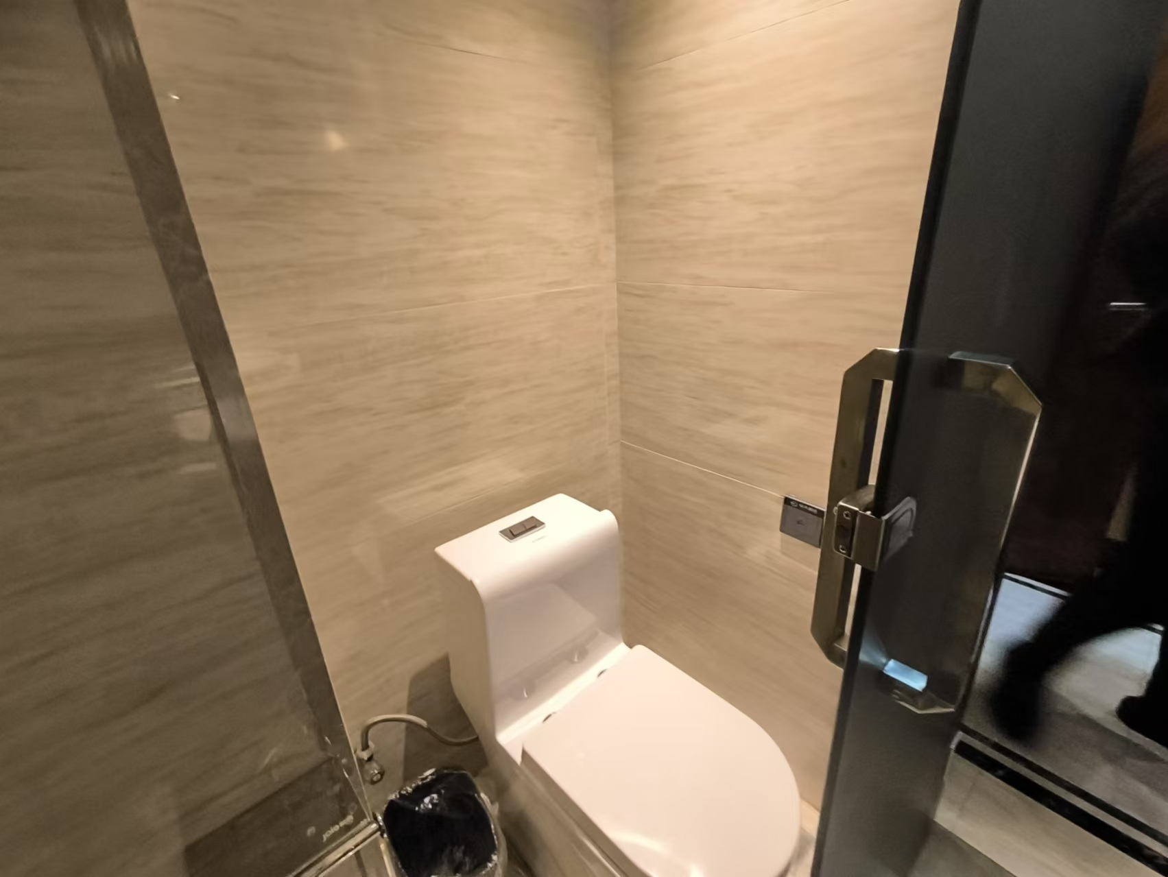 中信凯旋蓝岸(中信新城三期) 1室1厅1卫 1300.0元/月 中信凯旋蓝岸(中信新城三期) 1室1厅1卫 1300.0元/月室内图