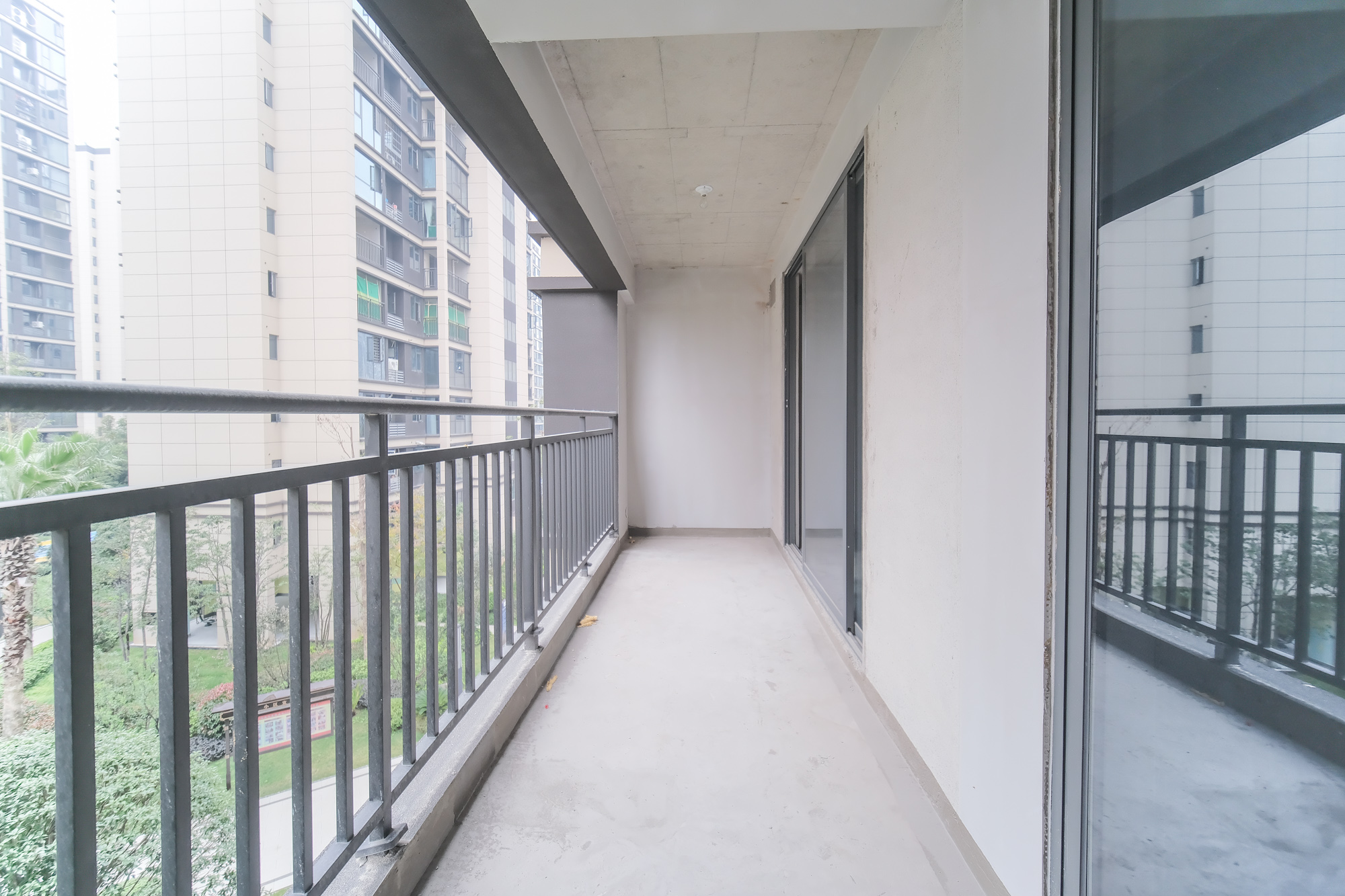 日盛湖湘悦府  4室2厅2卫    117.9万阳台