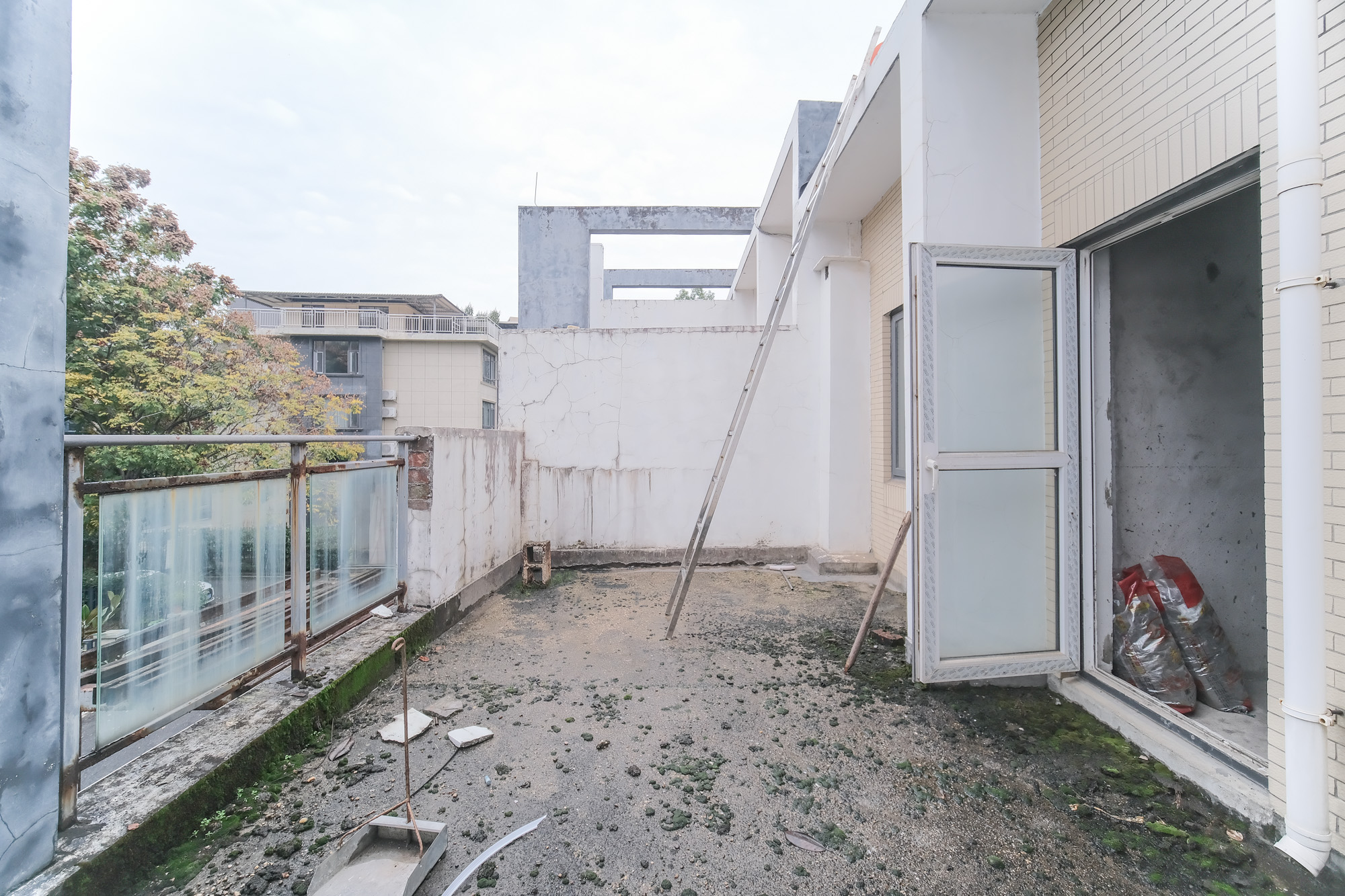 山水湾 5室3厅3卫 298.0万 山水湾 5室3厅3卫 298.0万阳台