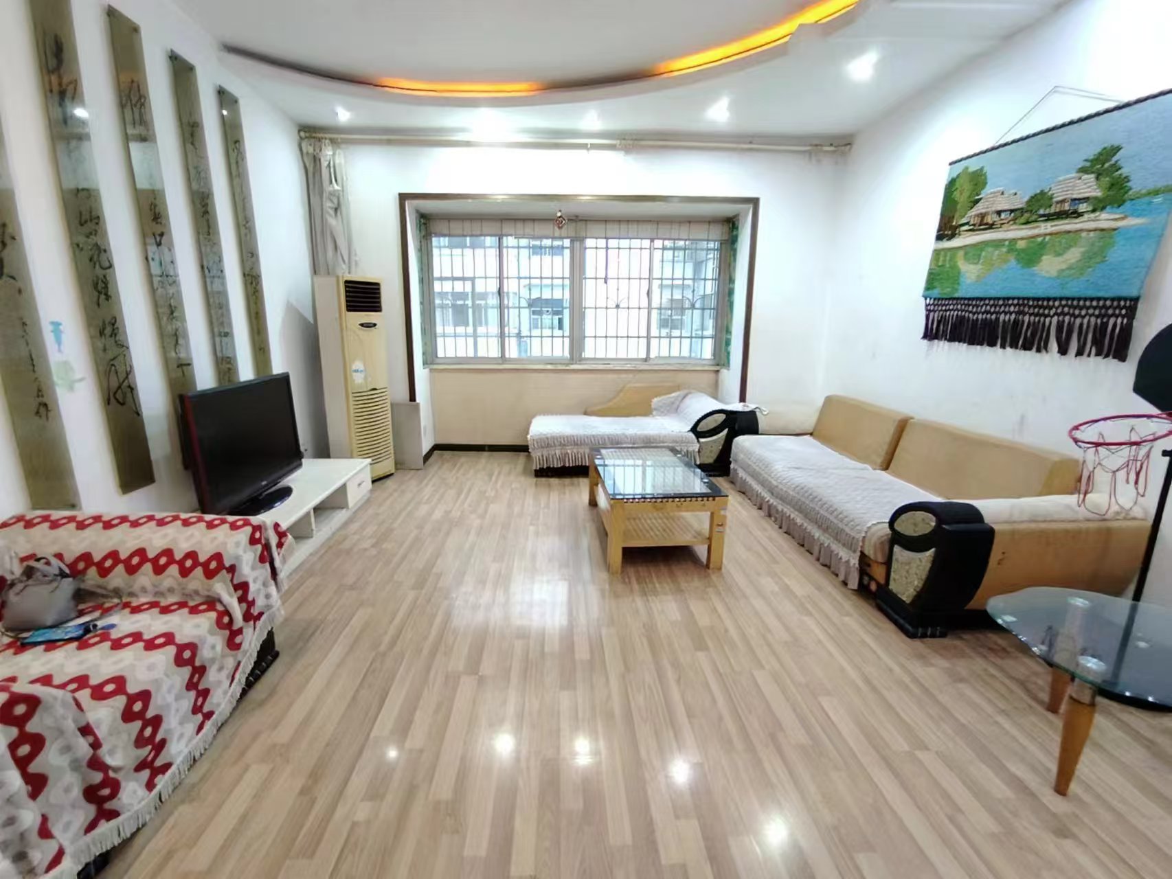 嵩源小区 3室2厅2卫 1500.0元/月 嵩源小区 3室2厅2卫 1500.0元/月室内图