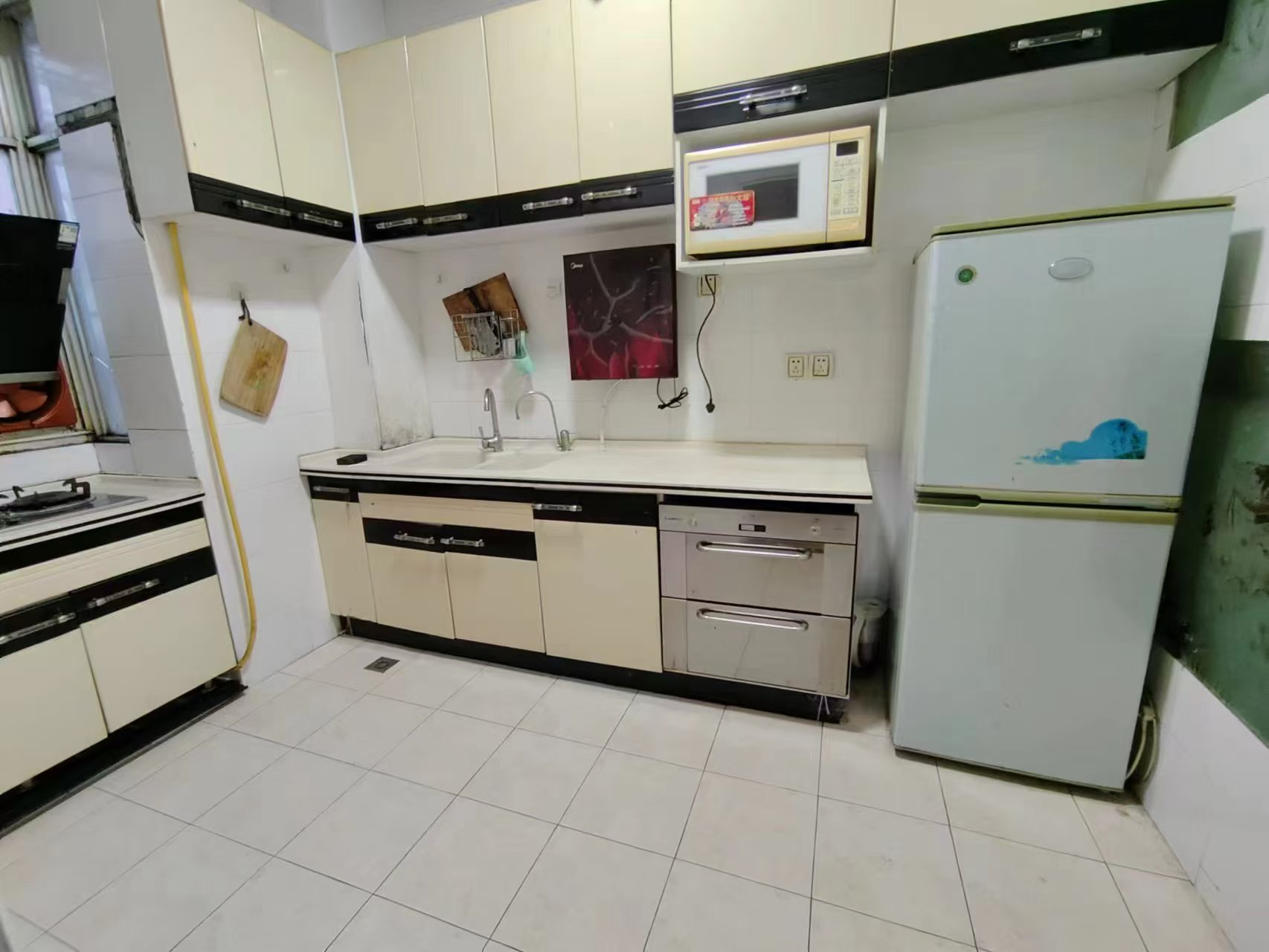 嵩源小区 3室2厅2卫 1500.0元/月 嵩源小区 3室2厅2卫 1500.0元/月室内图