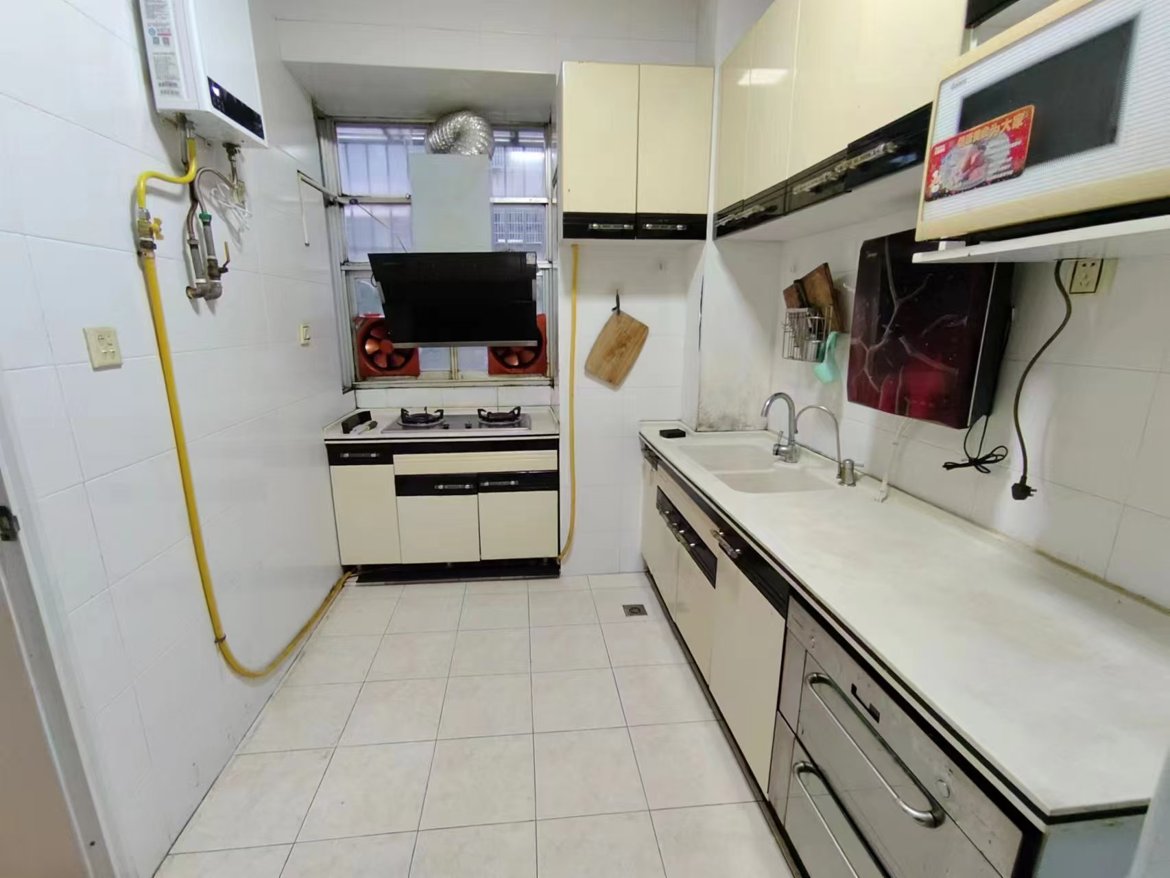 嵩源小区 3室2厅2卫 1500.0元/月 嵩源小区 3室2厅2卫 1500.0元/月室内图