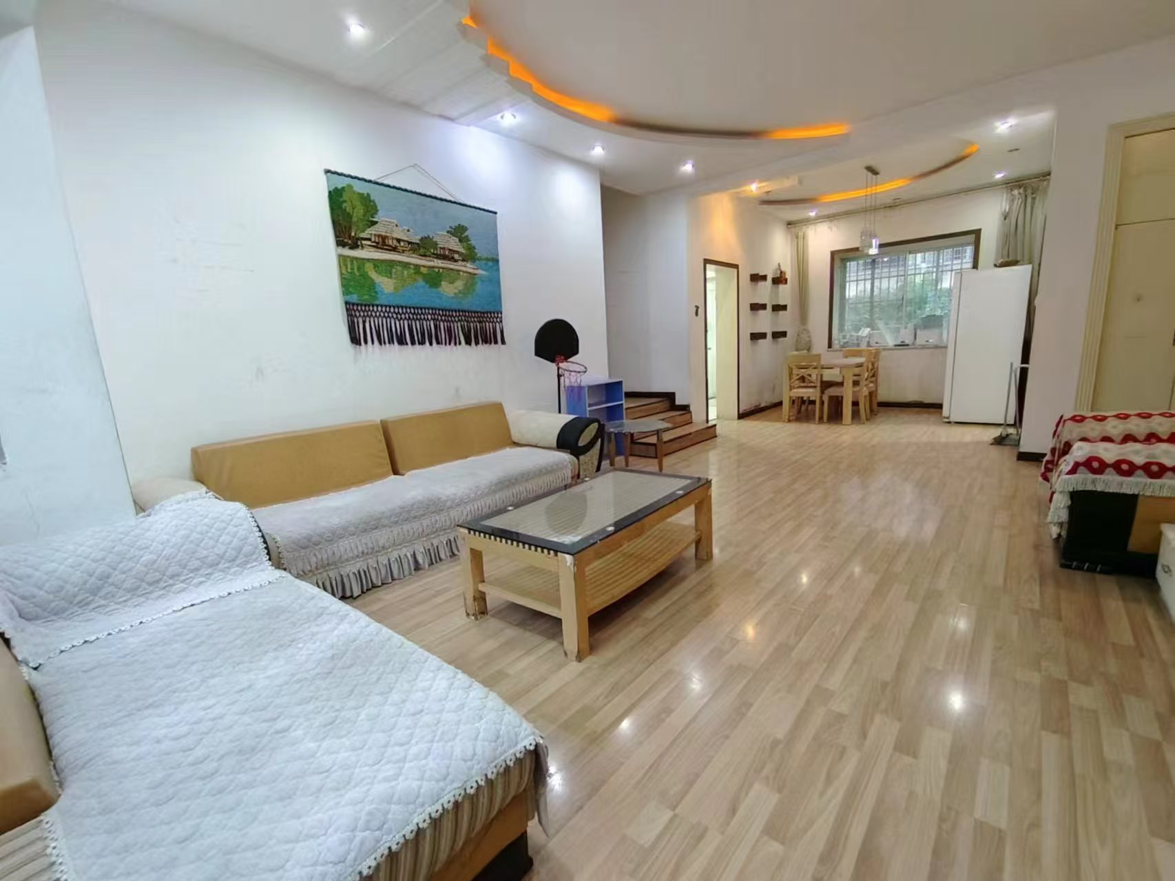 嵩源小区 3室2厅2卫 1500.0元/月 嵩源小区 3室2厅2卫 1500.0元/月室内图