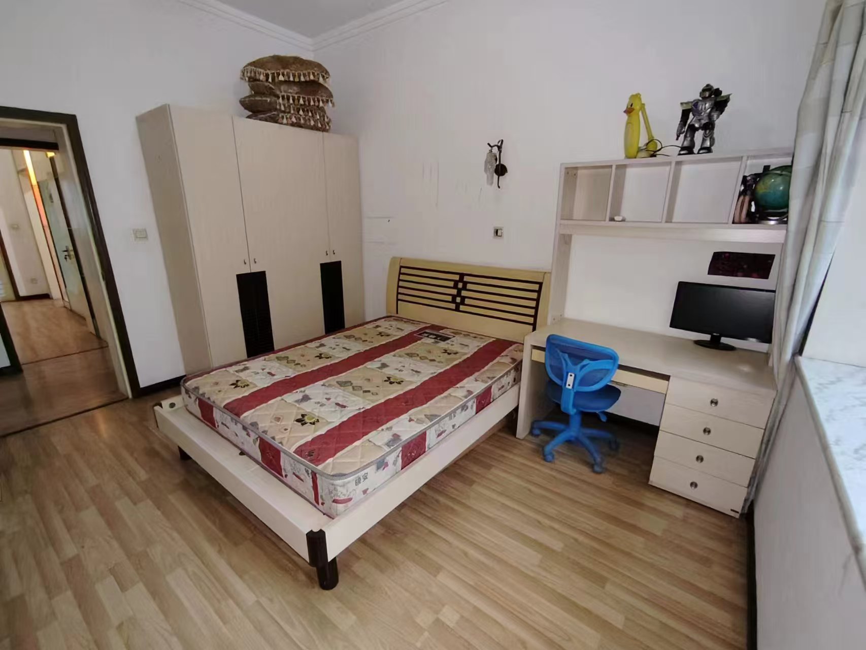 嵩源小区 3室2厅2卫 1500.0元/月 嵩源小区 3室2厅2卫 1500.0元/月室内图