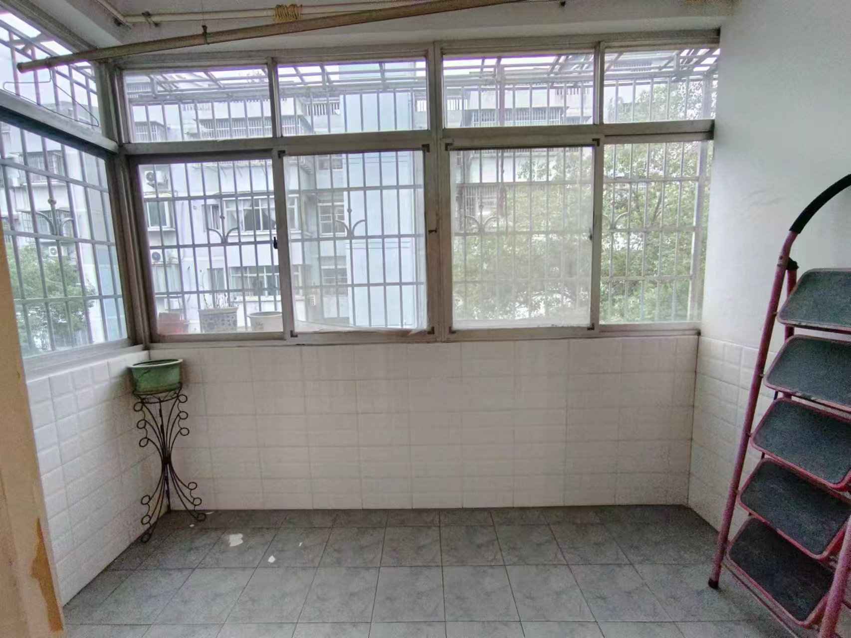 嵩源小区 3室2厅2卫 1500.0元/月 嵩源小区 3室2厅2卫 1500.0元/月室内图