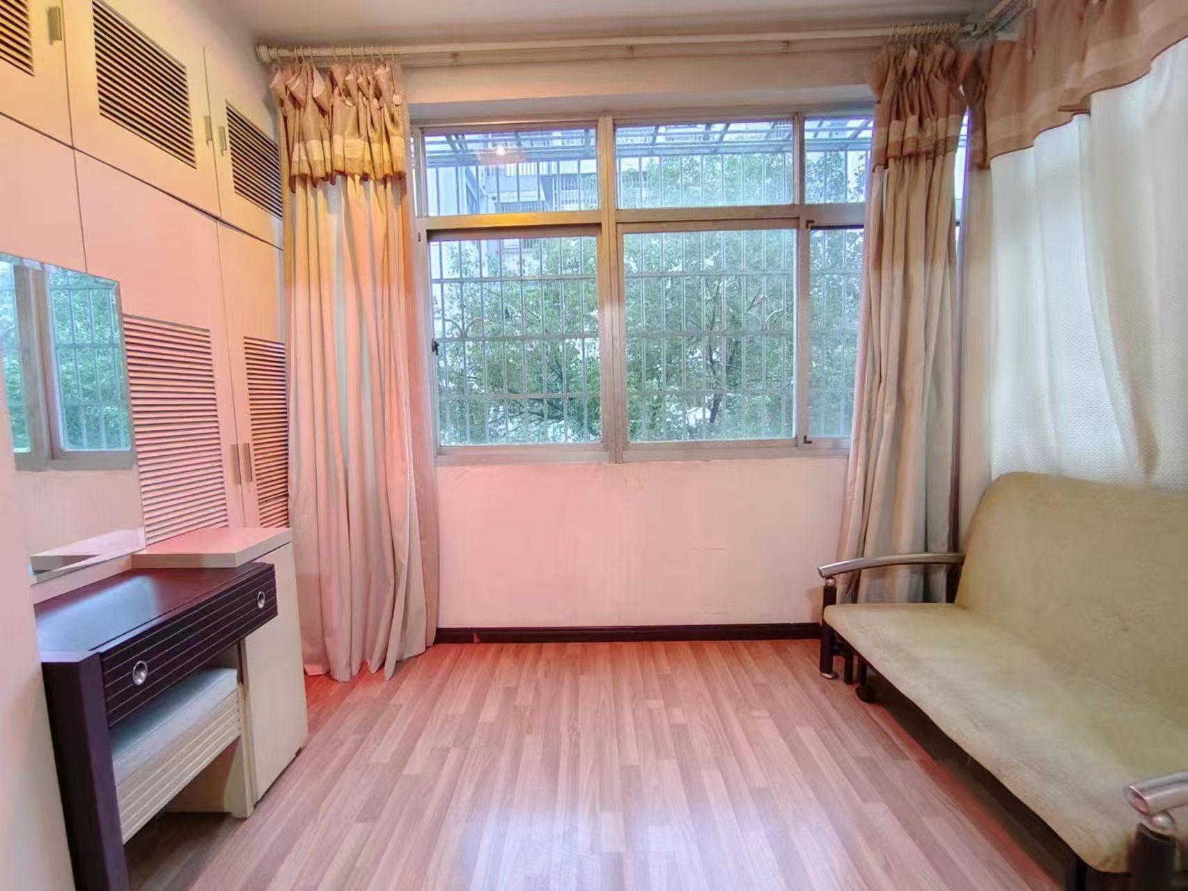 嵩源小区 3室2厅2卫 1500.0元/月 嵩源小区 3室2厅2卫 1500.0元/月室内图