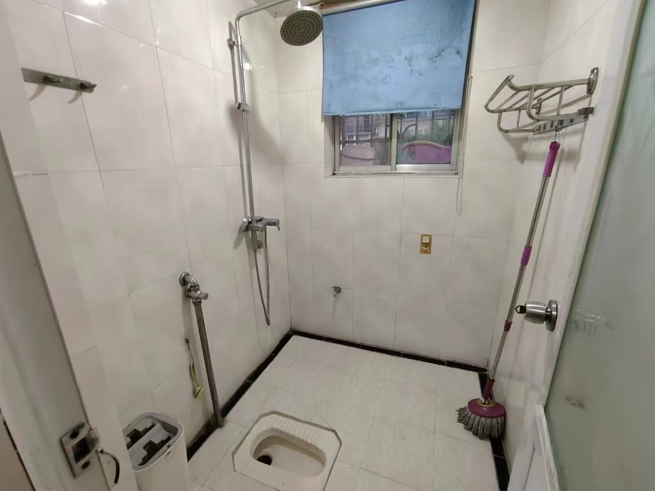 嵩源小区 3室2厅2卫 1500.0元/月 嵩源小区 3室2厅2卫 1500.0元/月室内图