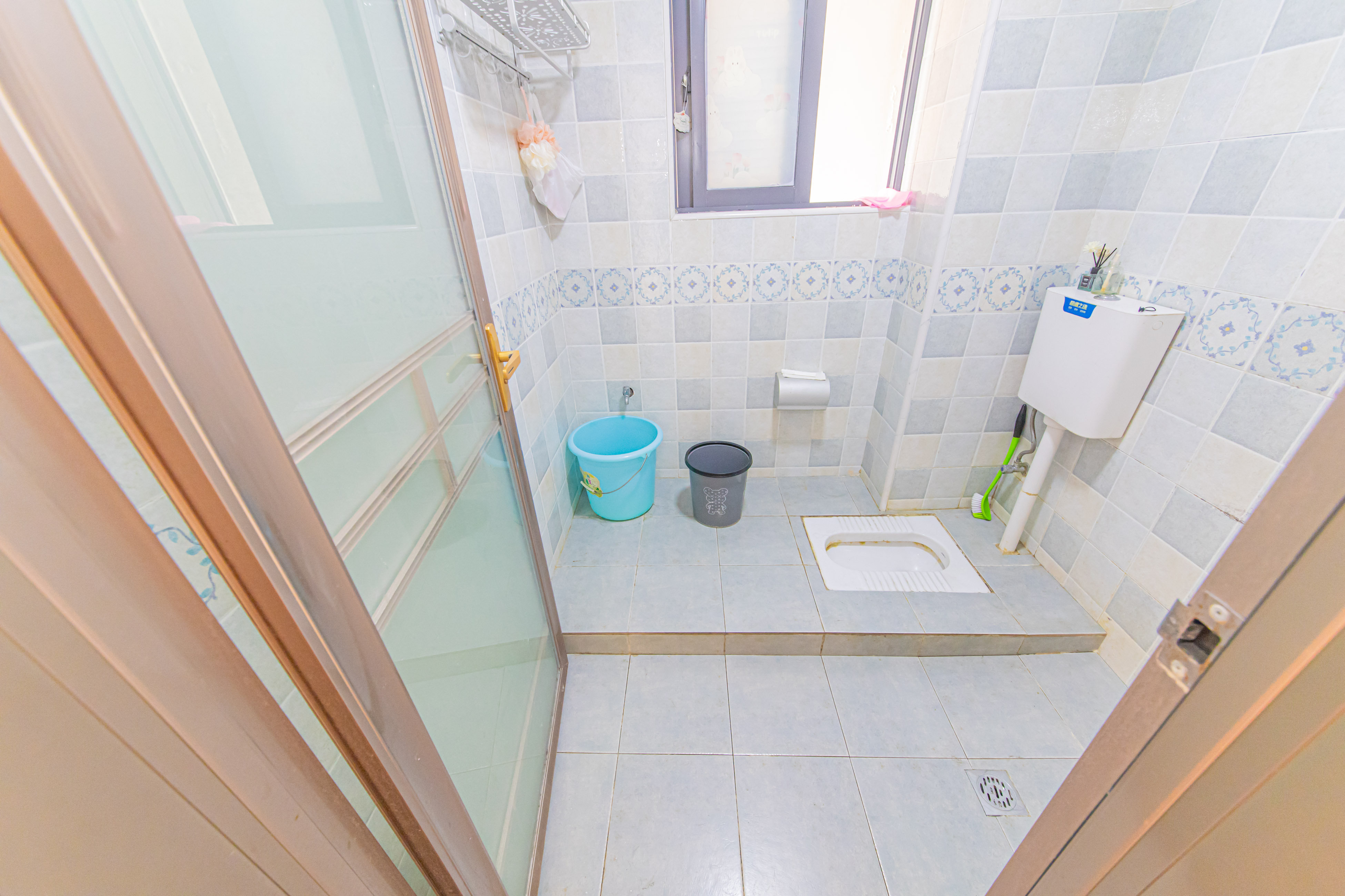 山水嘉园 3室2厅1卫 65.0万 山水嘉园 3室2厅1卫 65.0万卫生间