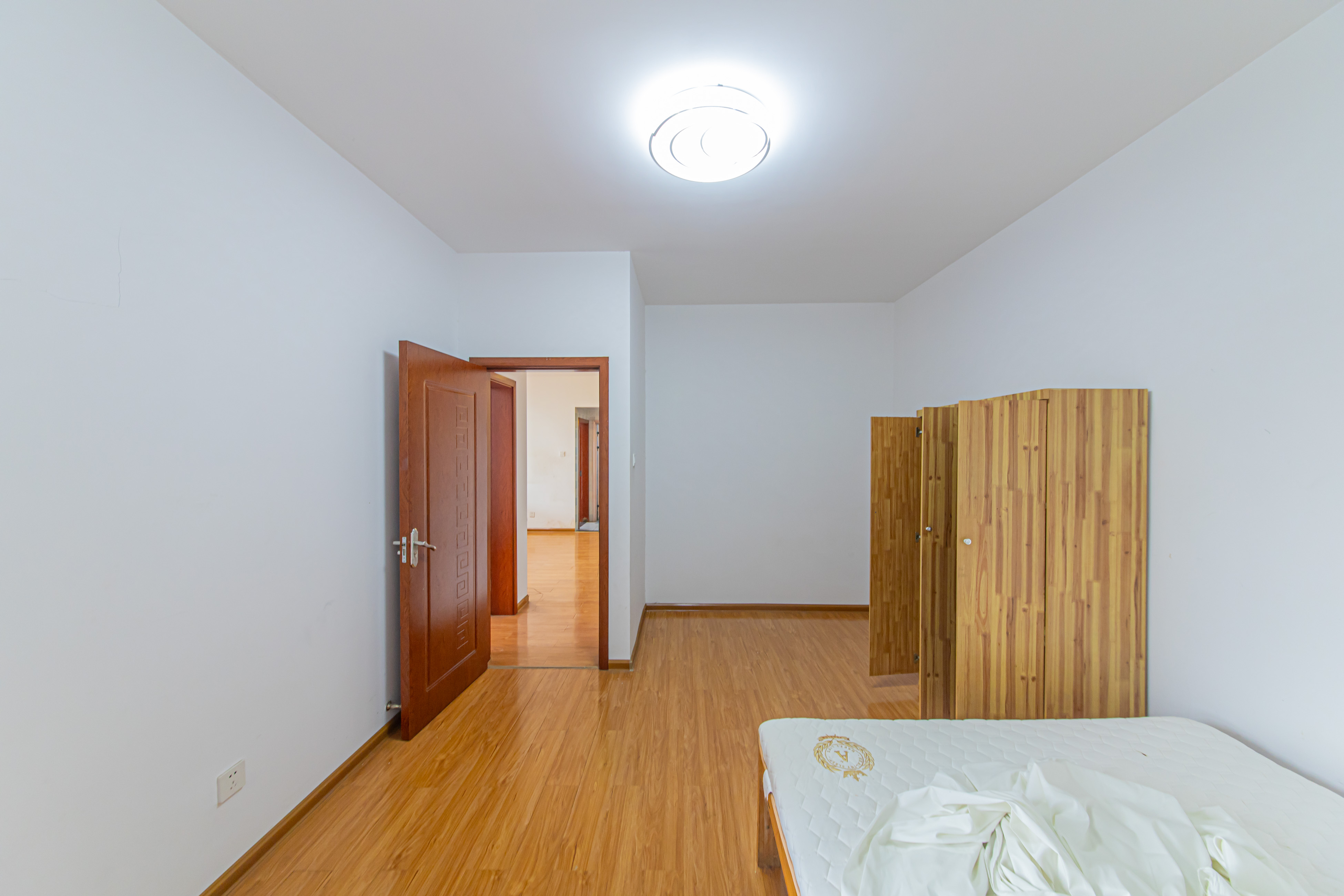 山水嘉园 3室2厅1卫 65.0万 山水嘉园 3室2厅1卫 65.0万卧室