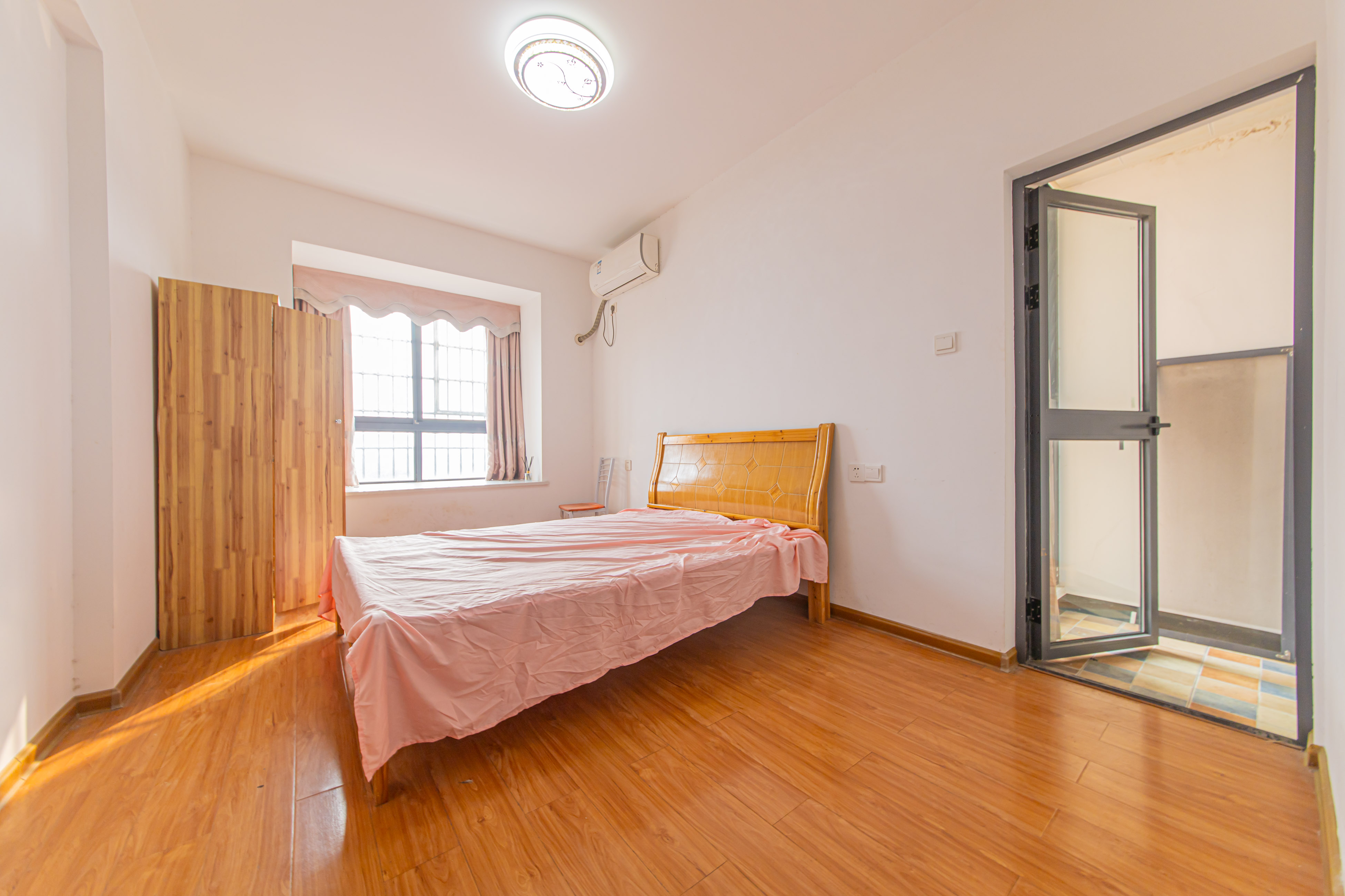 山水嘉园 3室2厅1卫 65.0万 山水嘉园 3室2厅1卫 65.0万卧室