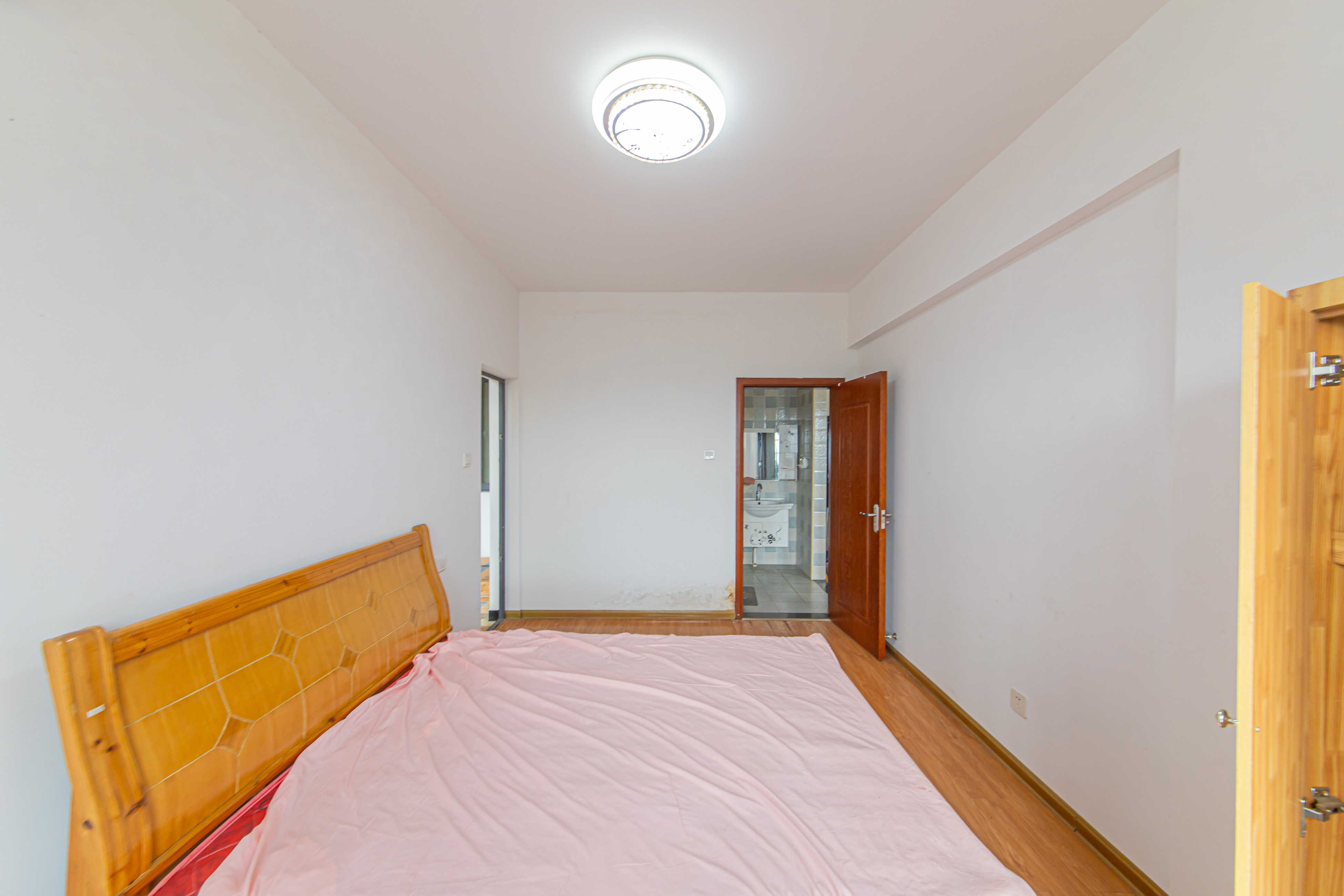 山水嘉园 3室2厅1卫 65.0万 山水嘉园 3室2厅1卫 65.0万卧室