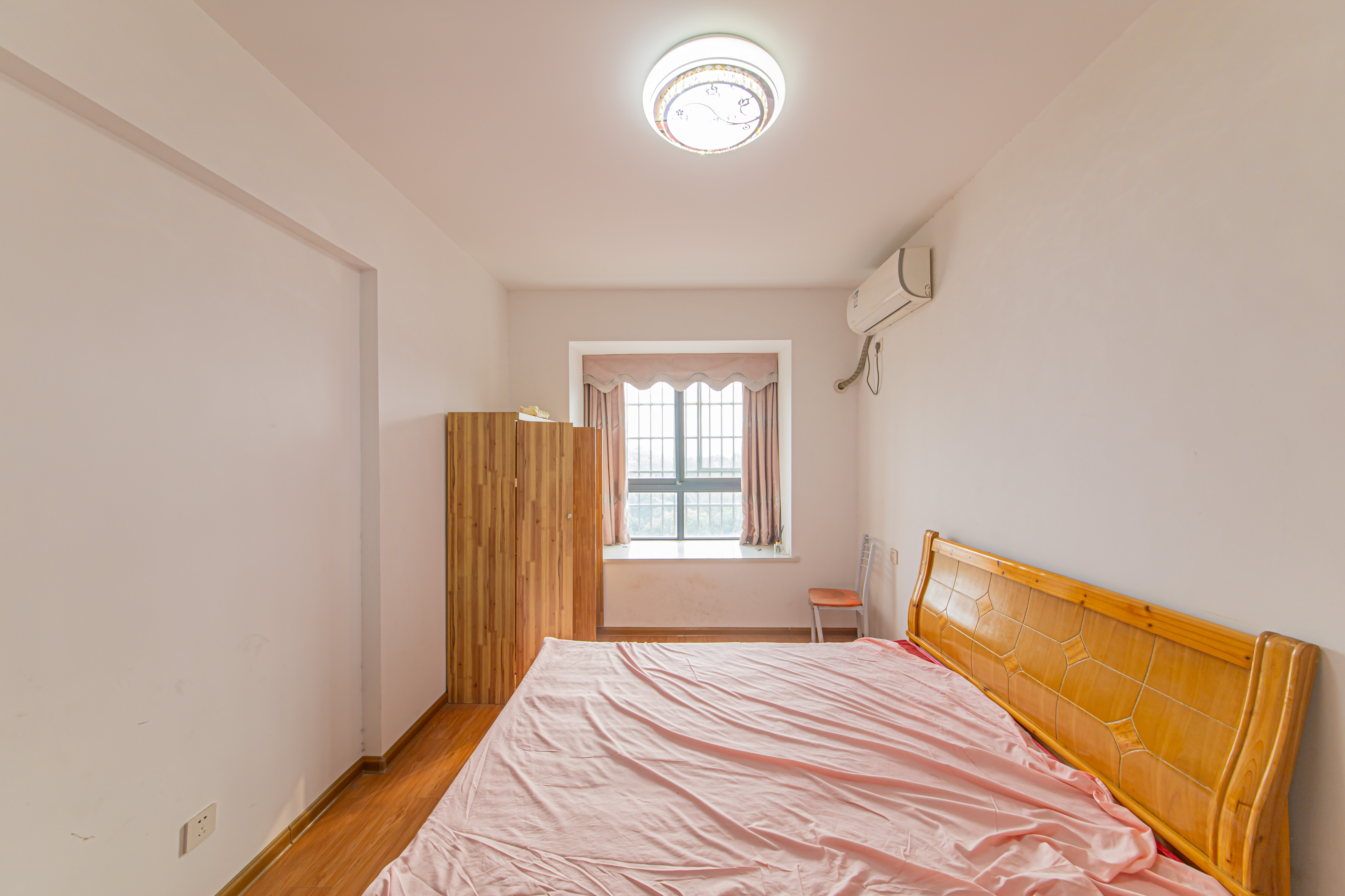 山水嘉园 3室2厅1卫 65.0万 山水嘉园 3室2厅1卫 65.0万卧室