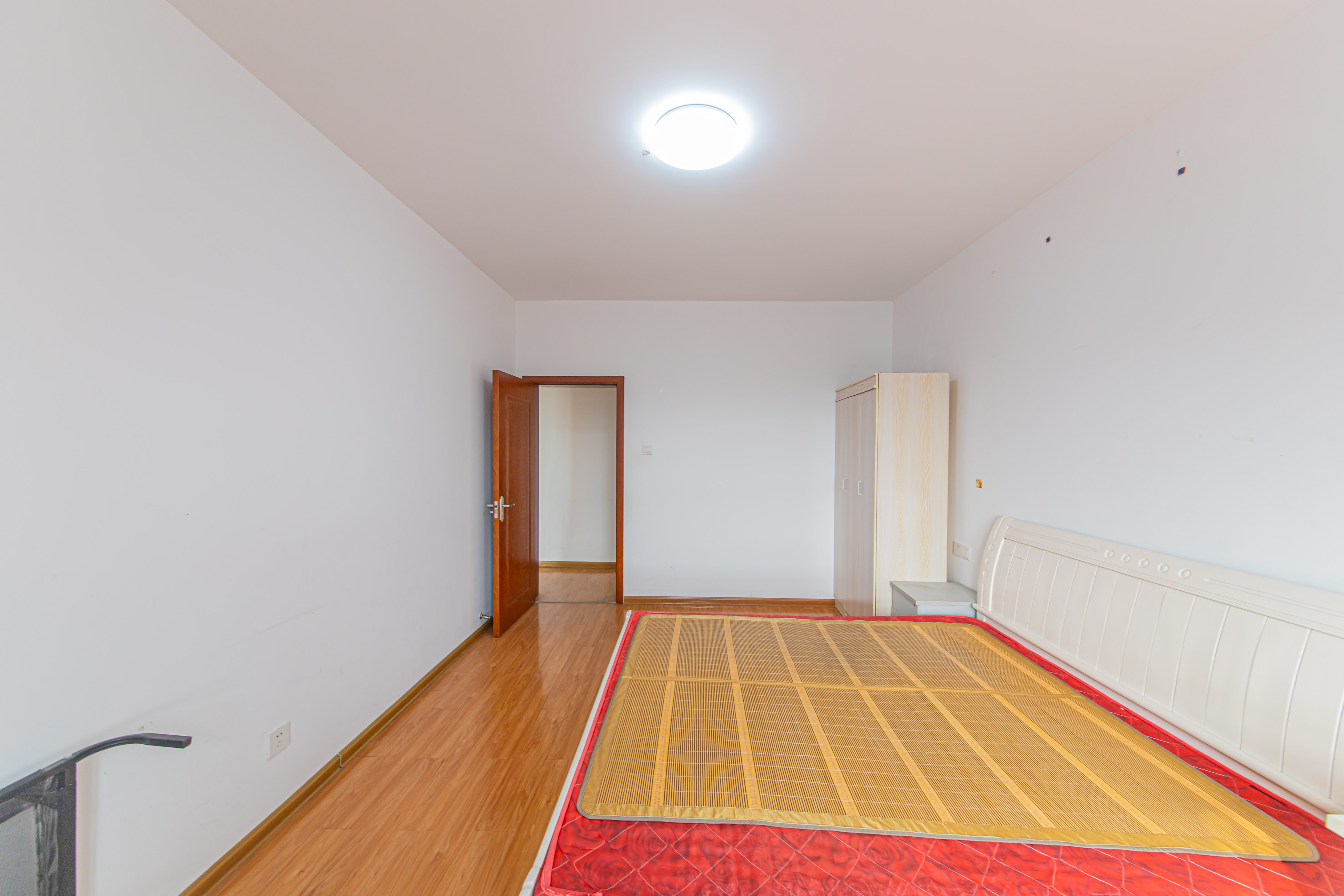 山水嘉园 3室2厅1卫 65.0万 山水嘉园 3室2厅1卫 65.0万卧室