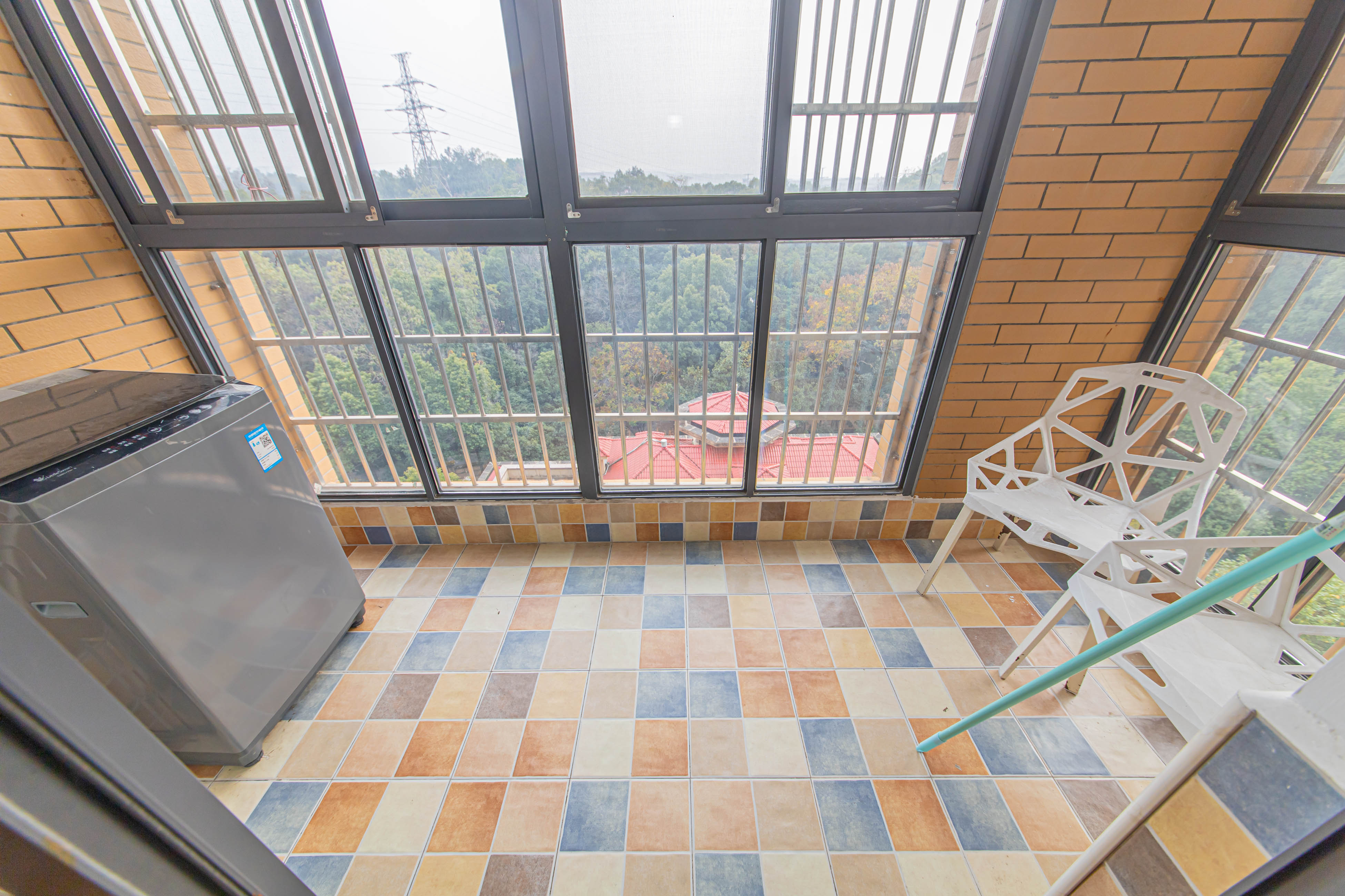 山水嘉园 3室2厅1卫 65.0万 山水嘉园 3室2厅1卫 65.0万阳台