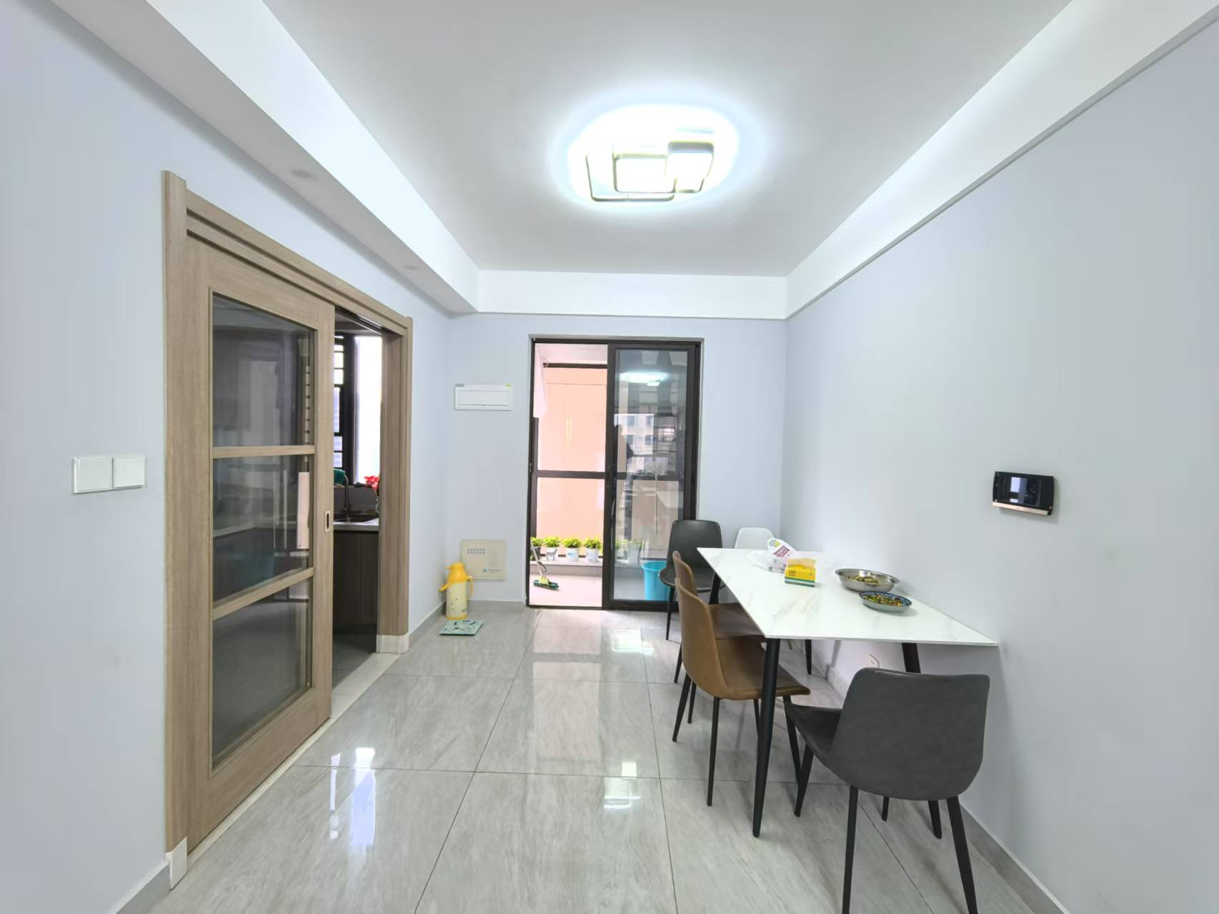 美的翰城  3室2厅2卫    95.0万 美的翰城  3室2厅2卫    95.0万室内图