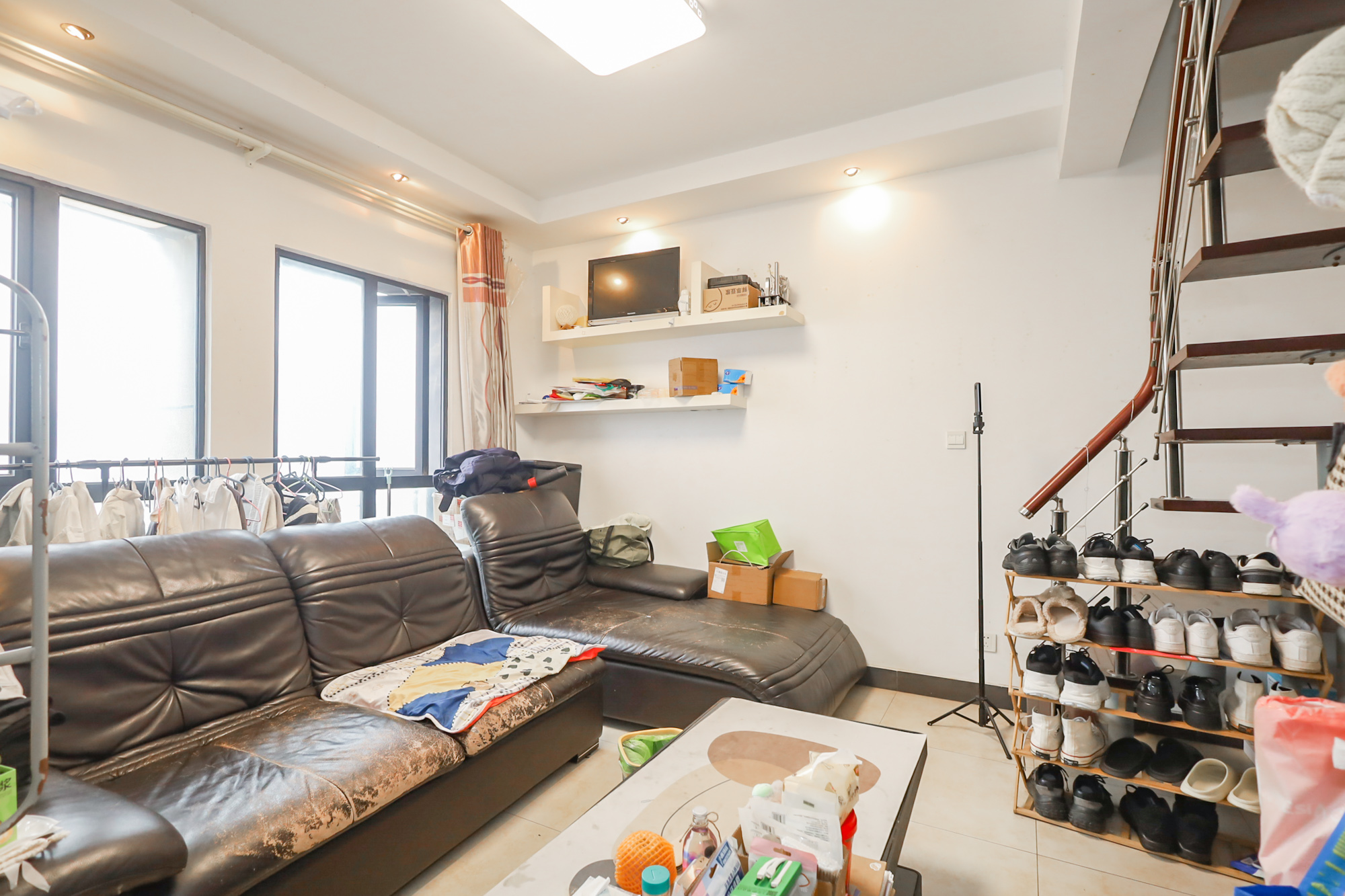 郡原广场 1室1厅1卫 55.0万 郡原广场 1室1厅1卫 55.0万客厅