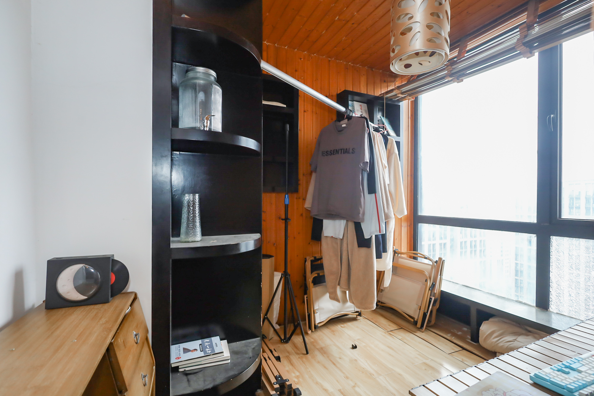 郡原广场 1室1厅1卫 55.0万 郡原广场 1室1厅1卫 55.0万卧室