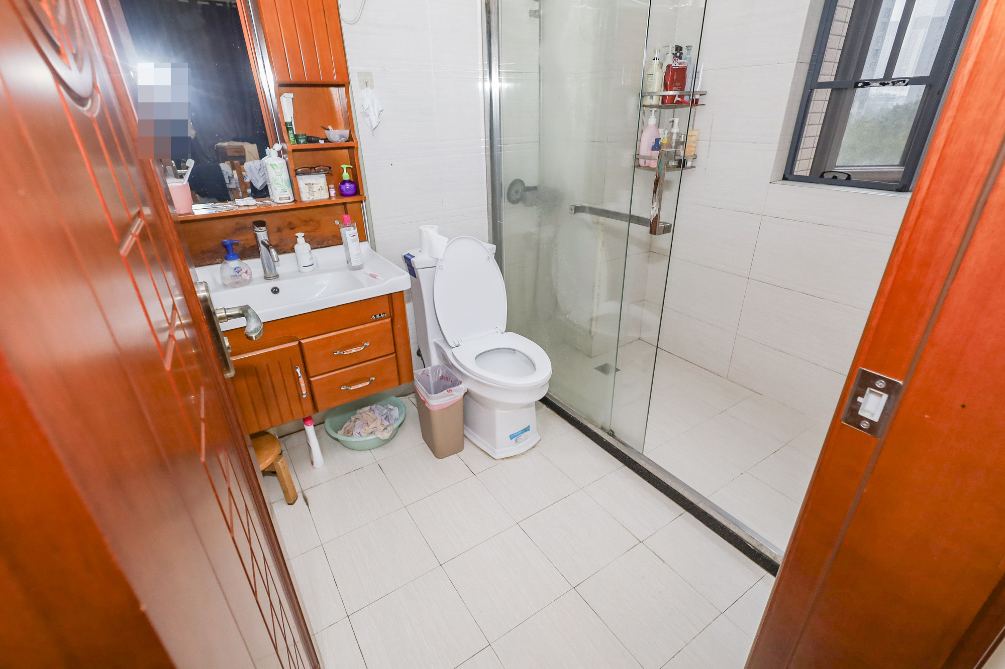 八方小区C区  4室2厅2卫    458.0万 八方小区C区  4室2厅2卫    458.0万卫生间