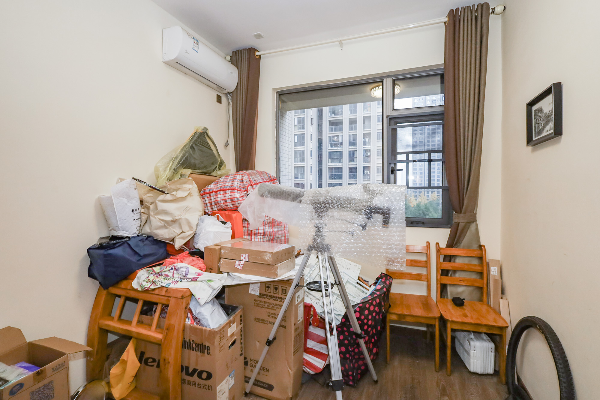 八方小区C区  4室2厅2卫    458.0万 八方小区C区  4室2厅2卫    458.0万卧室