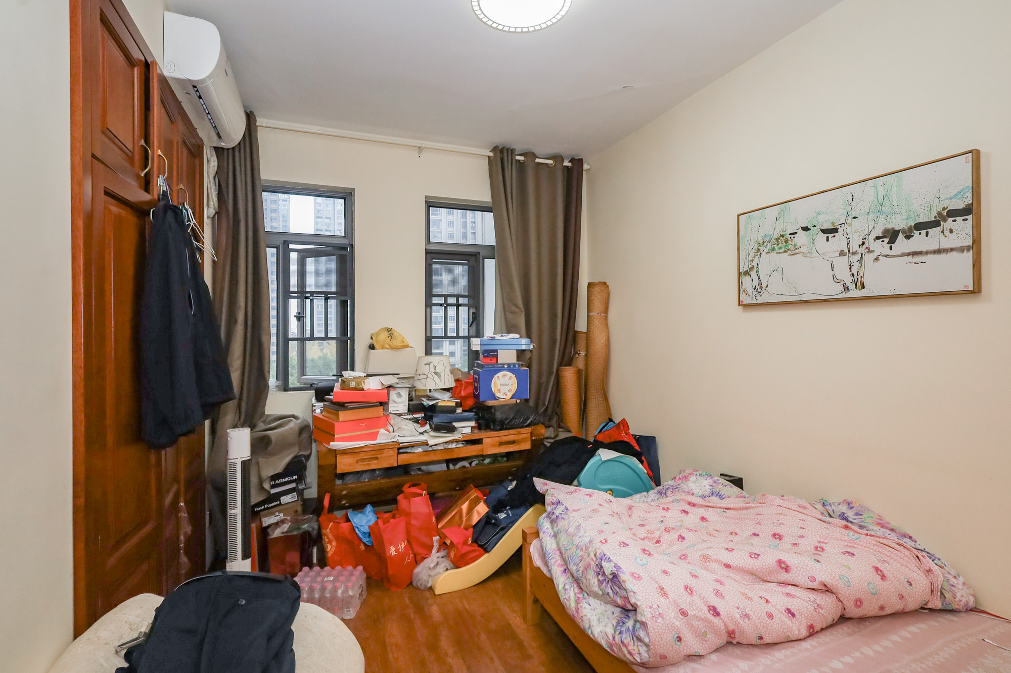 八方小区C区  4室2厅2卫    458.0万 八方小区C区  4室2厅2卫    458.0万卧室