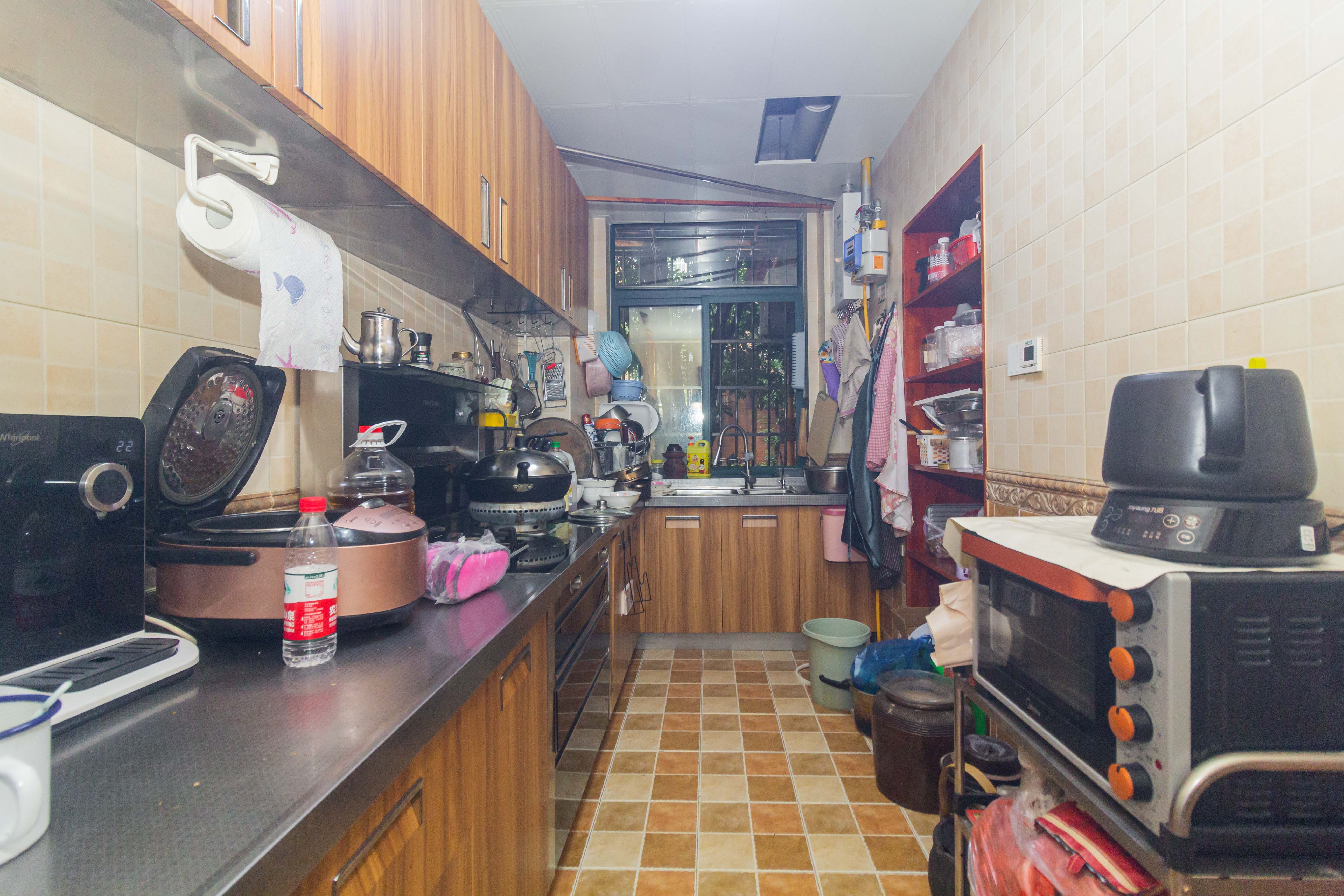 东业早安星城 4室2厅2卫 180.0万 东业早安星城 4室2厅2卫 180.0万厨房