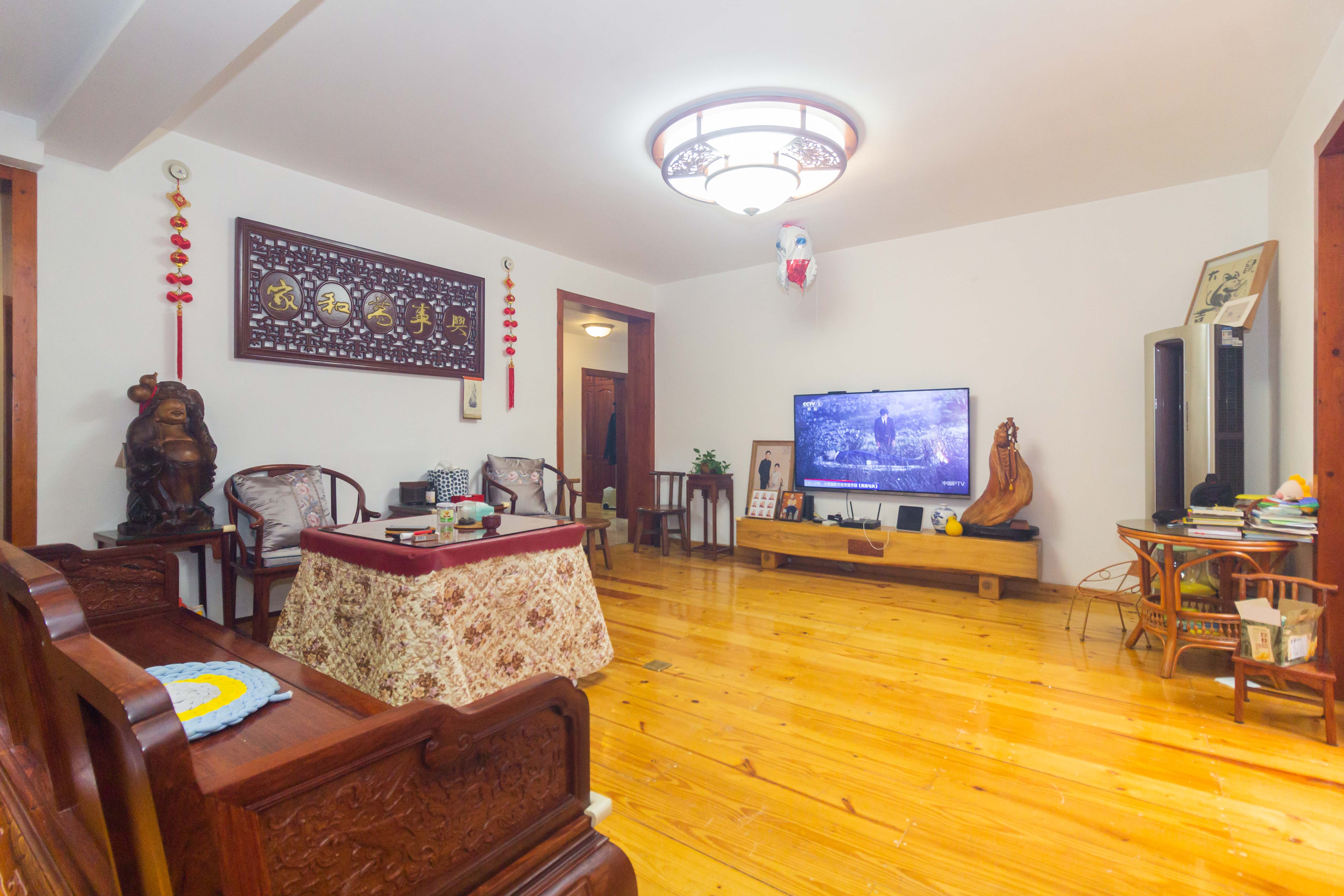 东业早安星城 4室2厅2卫 180.0万 东业早安星城 4室2厅2卫 180.0万客厅