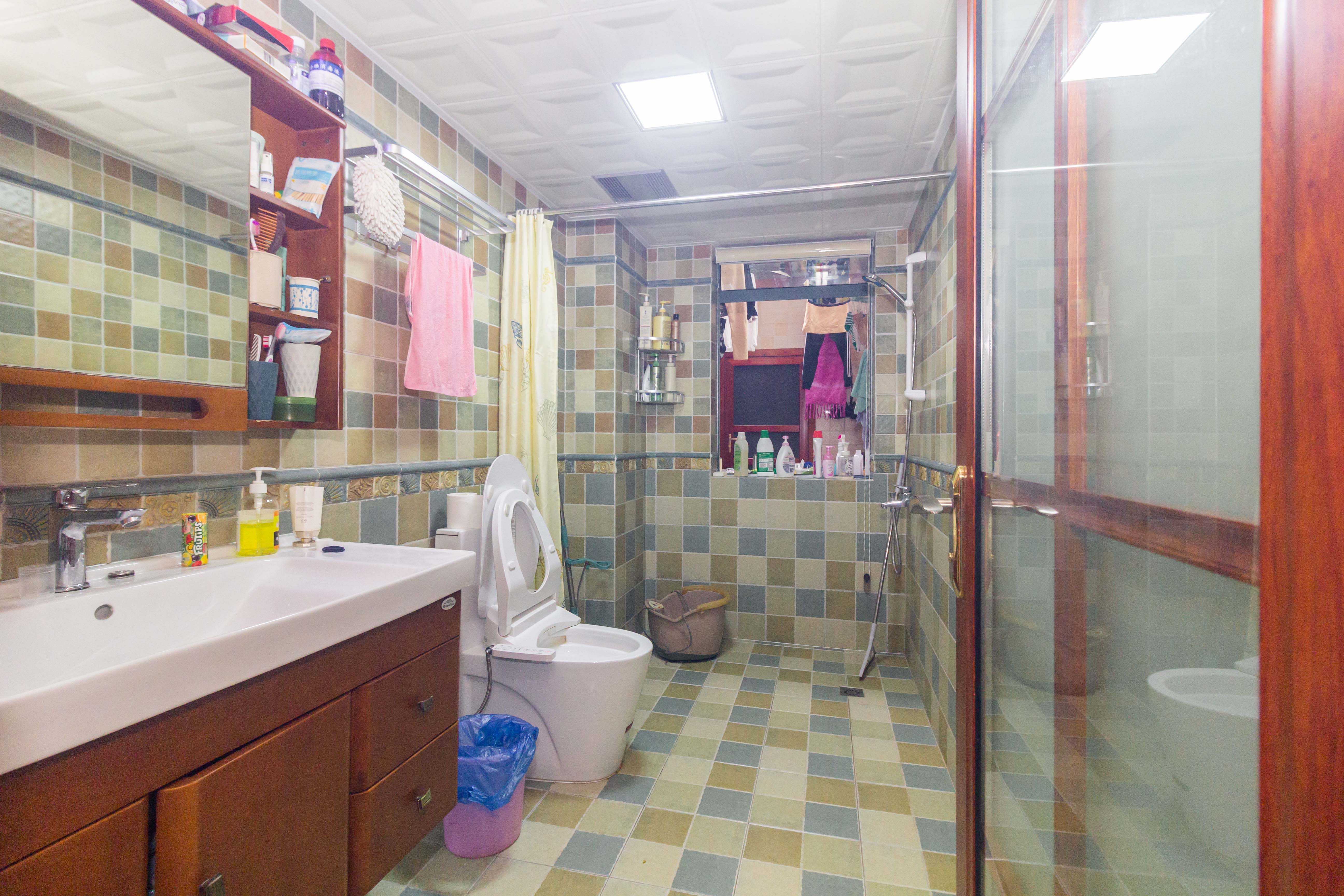 东业早安星城 4室2厅2卫 180.0万 东业早安星城 4室2厅2卫 180.0万卧室