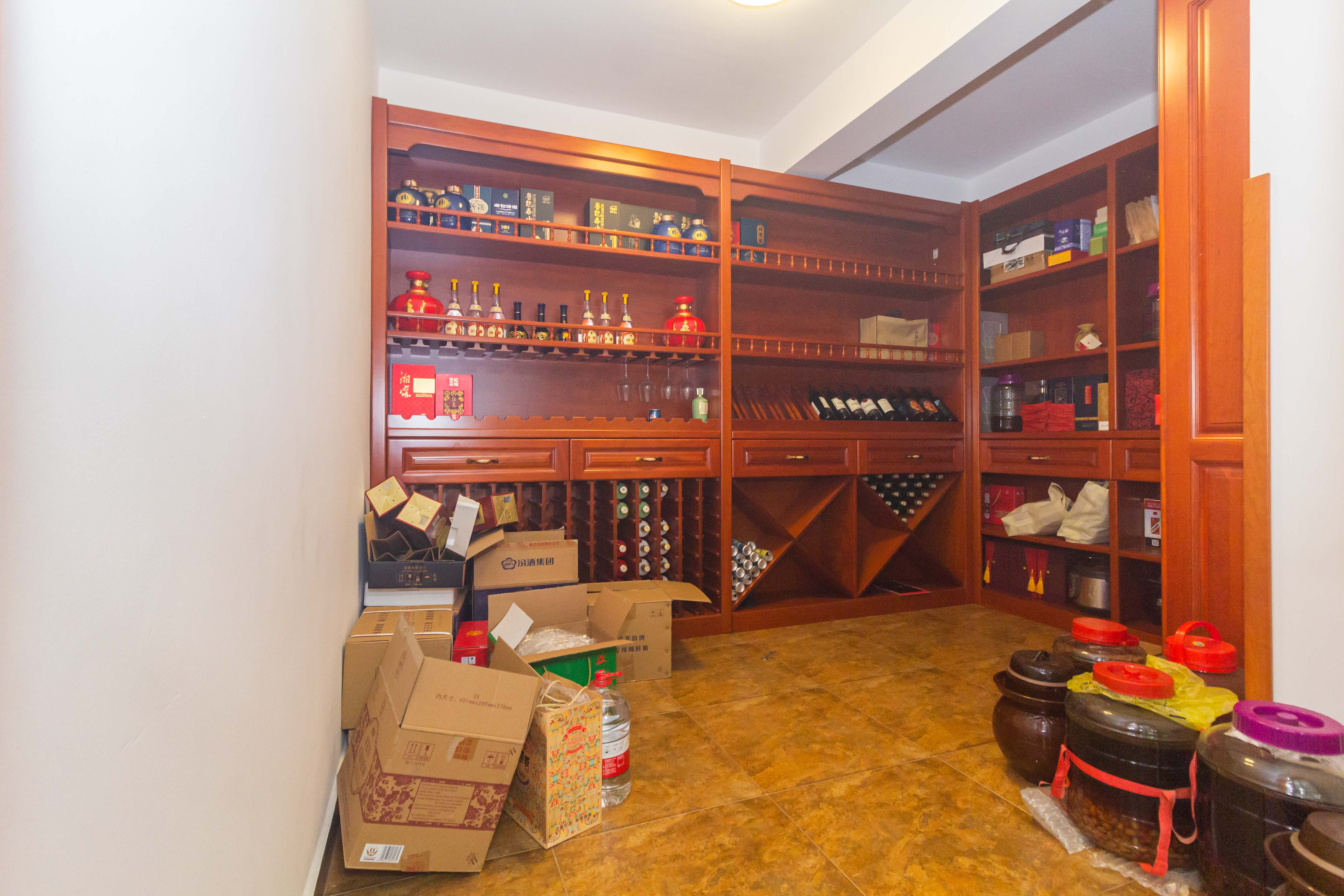 东业早安星城 4室2厅2卫 180.0万 东业早安星城 4室2厅2卫 180.0万卧室