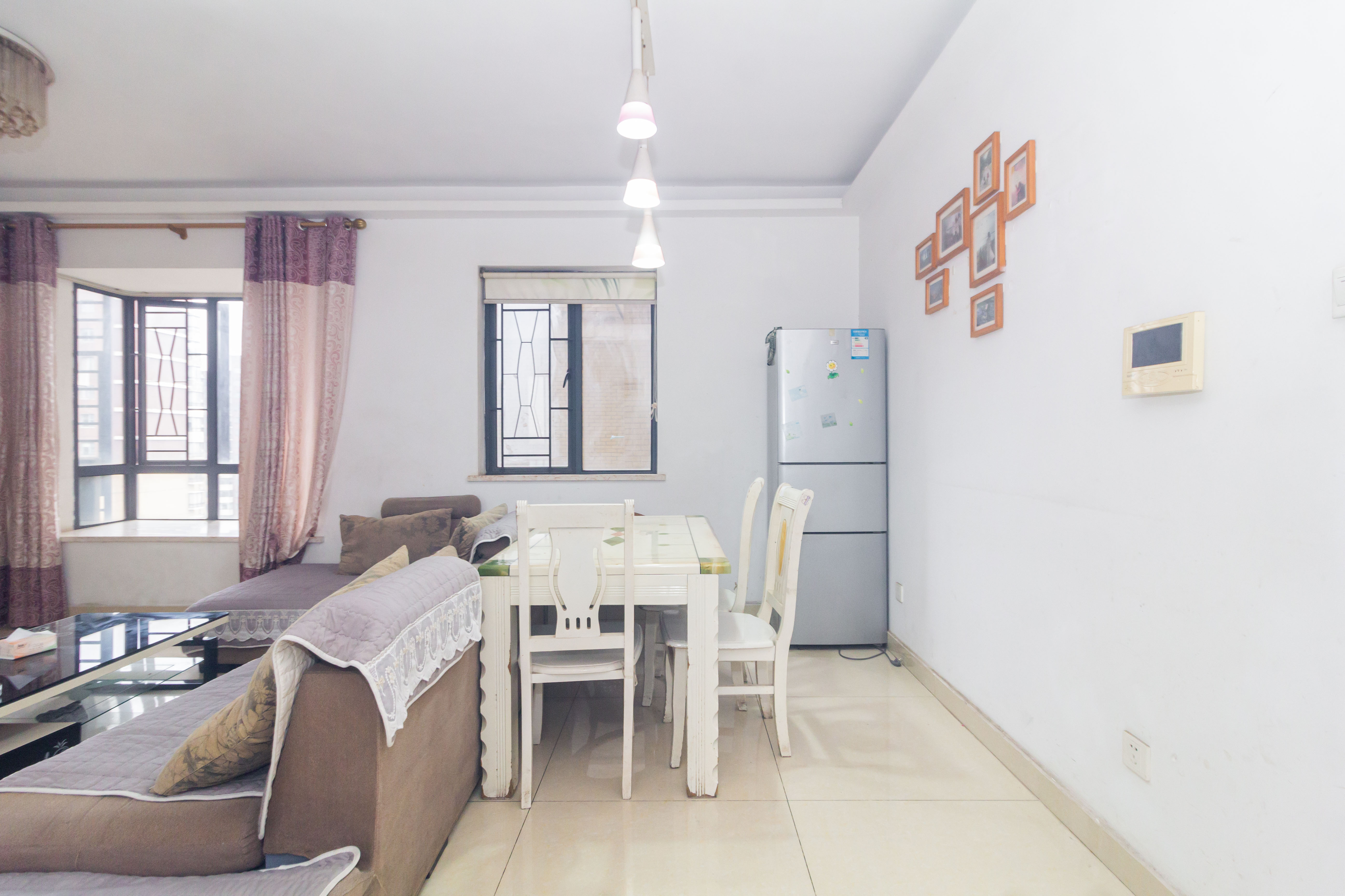 中国铁建国际城一期  3室2厅1卫    46.8万客厅