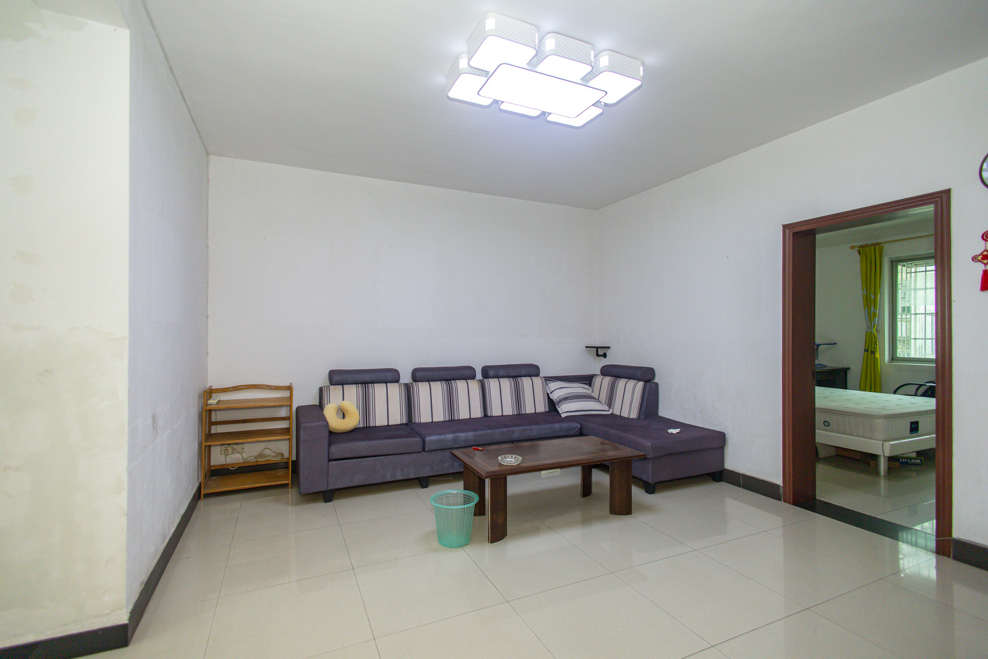 中南汽车世界 2室2厅1卫 31.8万 中南汽车世界 2室2厅1卫 31.8万客厅