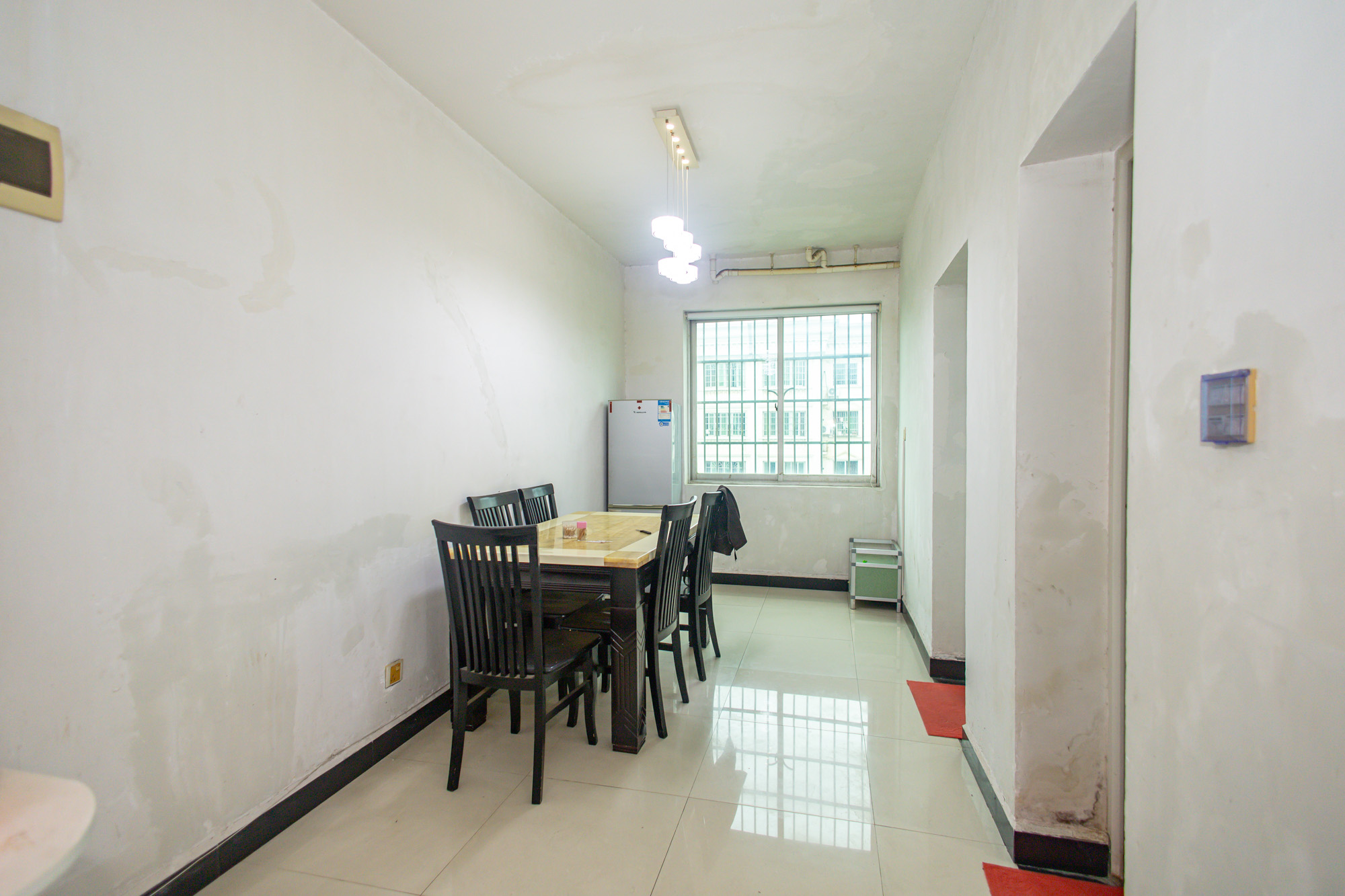 中南汽车世界 2室2厅1卫 31.8万 中南汽车世界 2室2厅1卫 31.8万其他