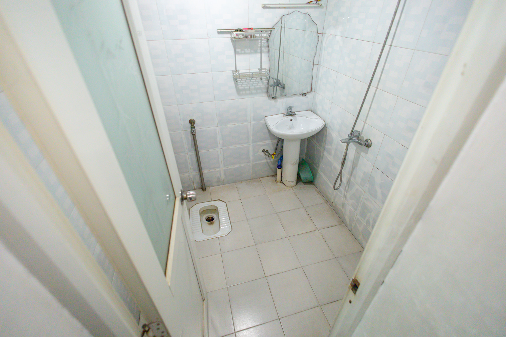 中南汽车世界 2室2厅1卫 31.8万 中南汽车世界 2室2厅1卫 31.8万卫生间