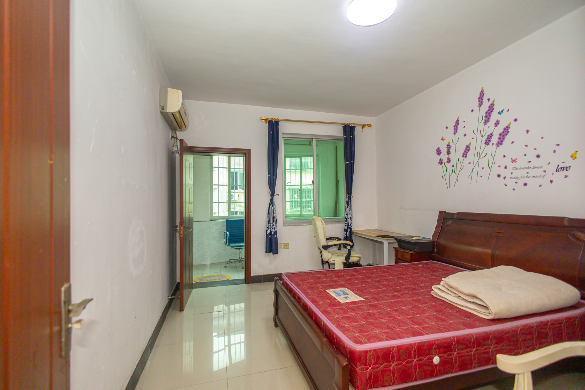 中南汽车世界 2室2厅1卫 31.8万 中南汽车世界 2室2厅1卫 31.8万卧室