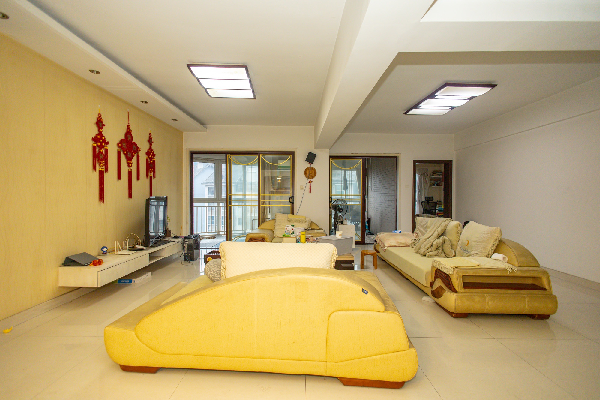 未来现代城 3室2厅2卫 88.0万 未来现代城 3室2厅2卫 88.0万客厅