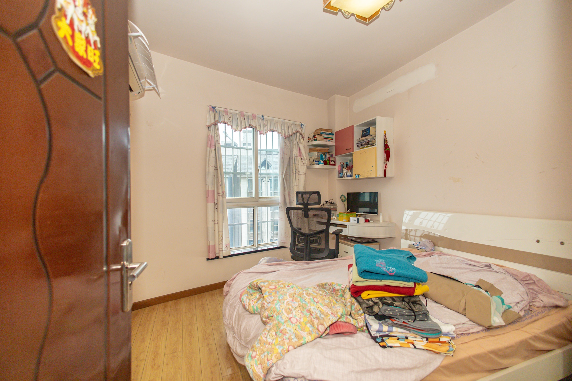 未来现代城  3室2厅2卫    88.0万卧室