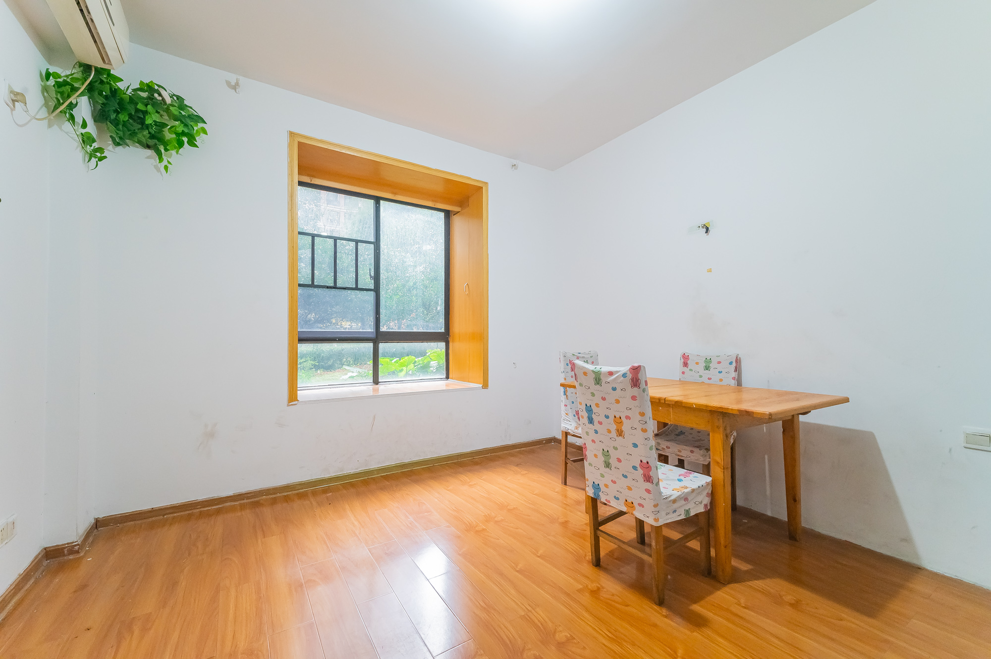 华润凤凰城一期 3室1厅1卫 50.0万 华润凤凰城一期 3室1厅1卫 50.0万卧室