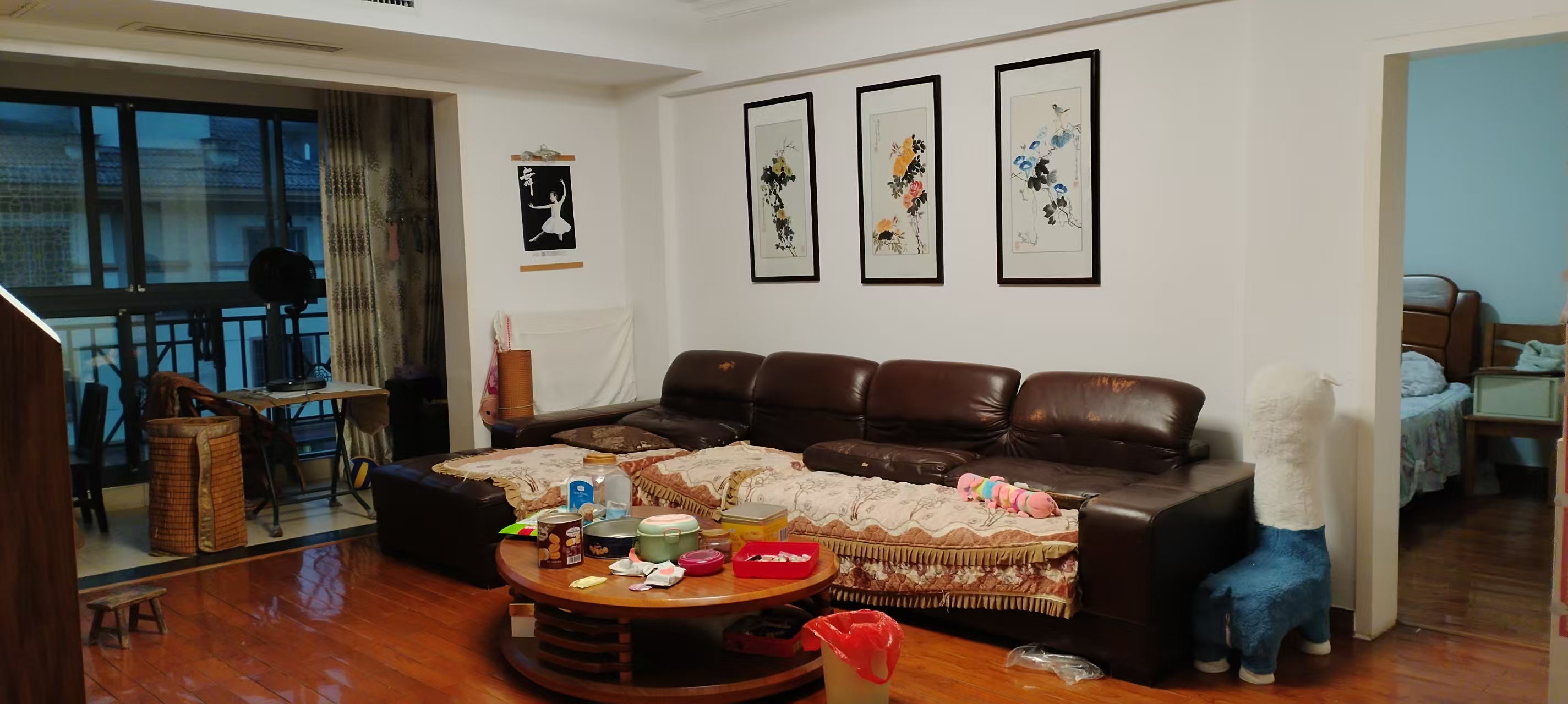 滨江花园  3室2厅2卫   1600.00元/月小区图