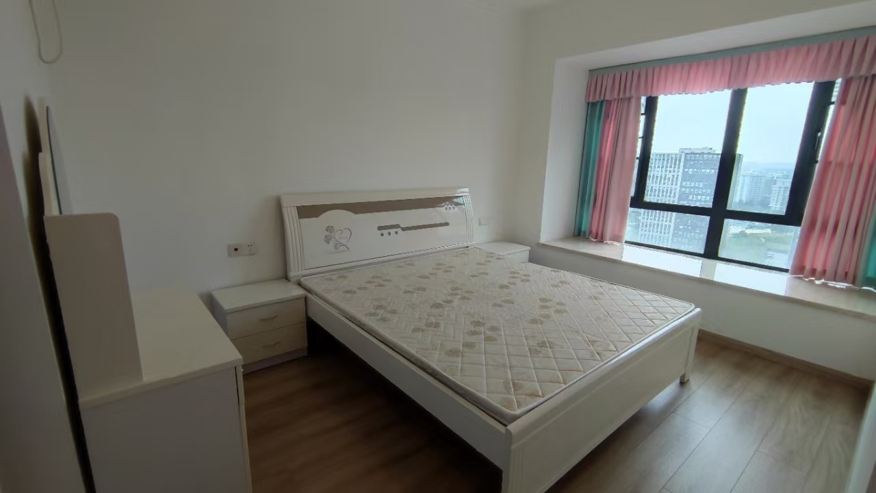 汇金城/嘉华城（二期、三期）  3室2厅2卫    2900.0元/月室内图