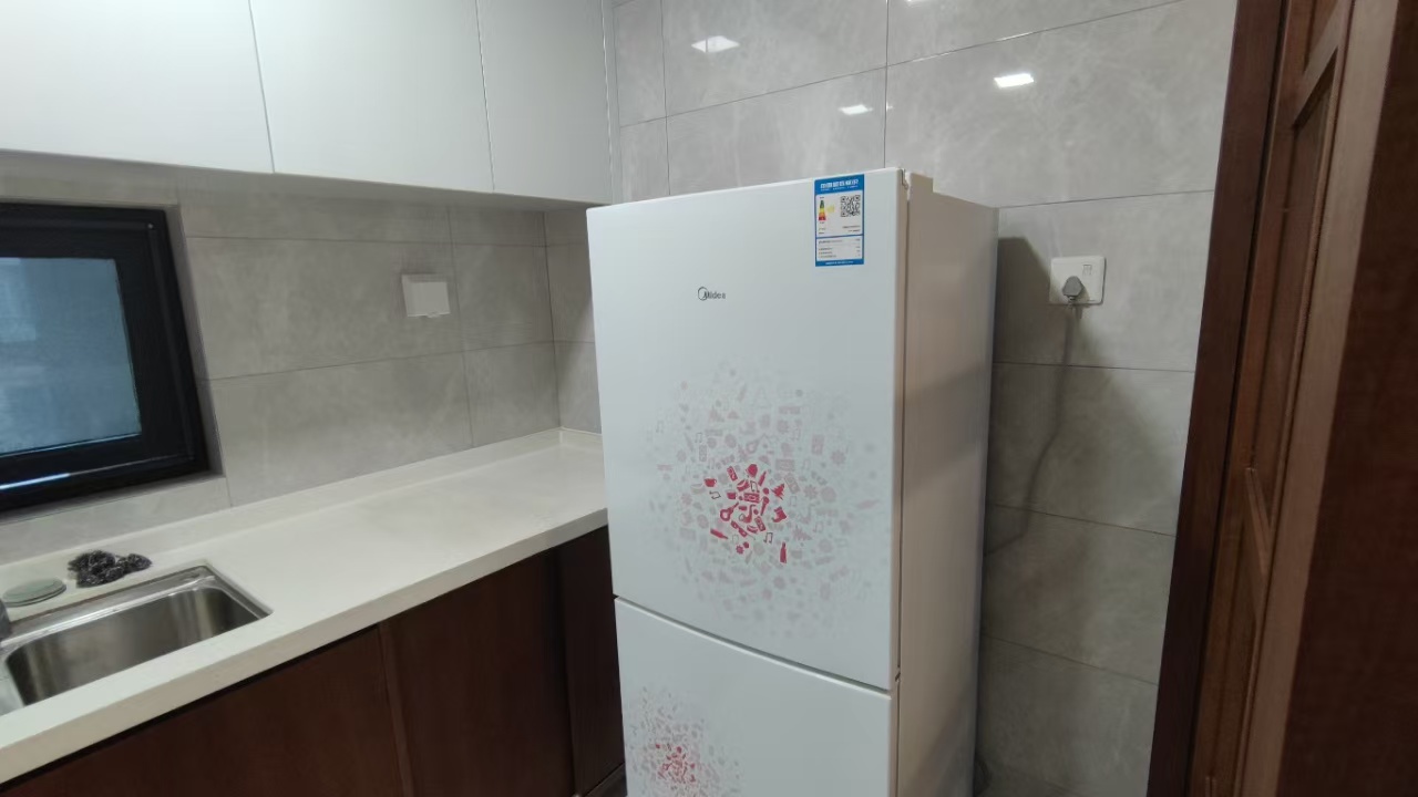 汇金城/嘉华城（二期、三期）  3室2厅2卫    2900.0元/月室内图